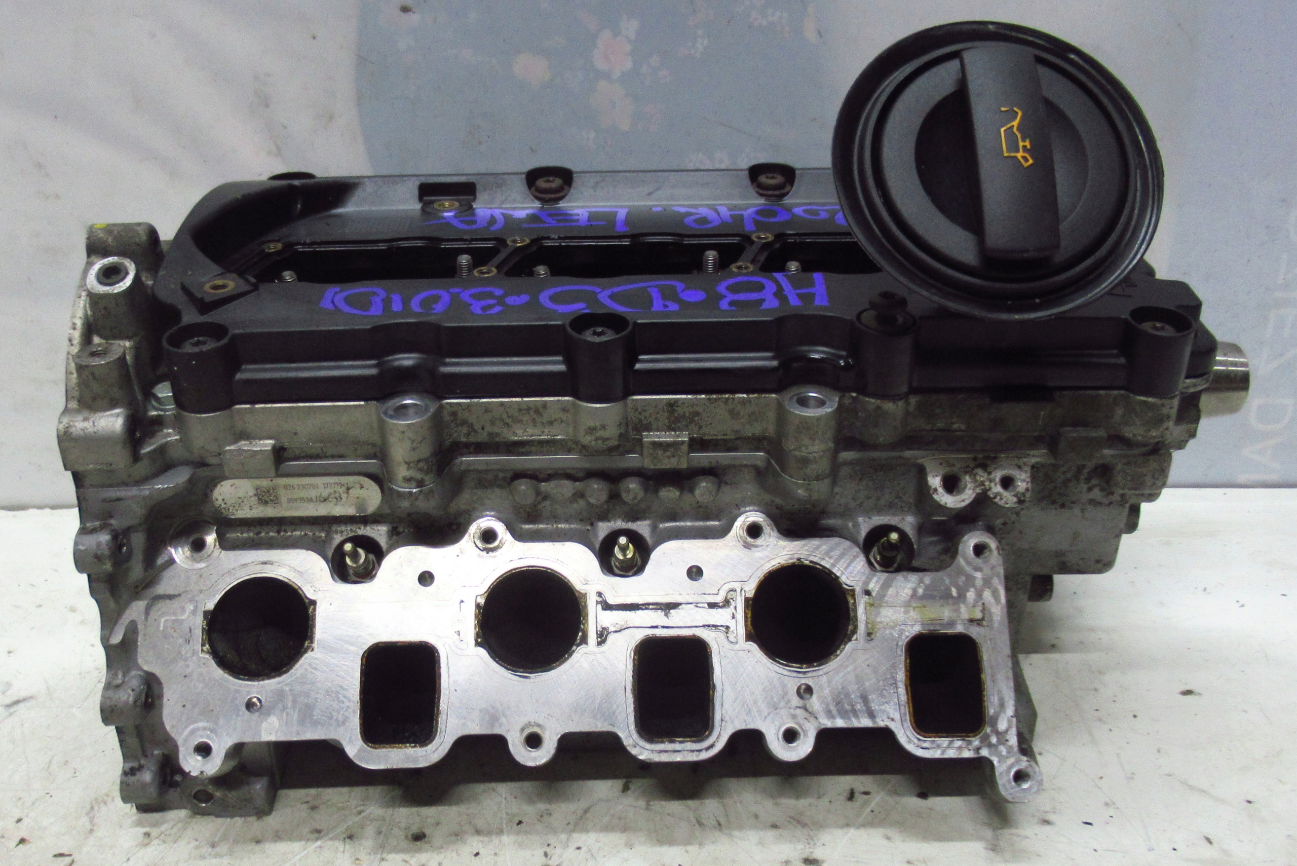 AUDI A8 D3 3.0 TDI head. left