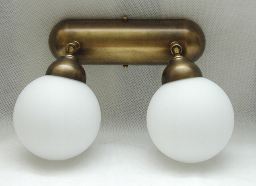 Mosadzné nástenné svietidlo, nástenná lampa z mosadze