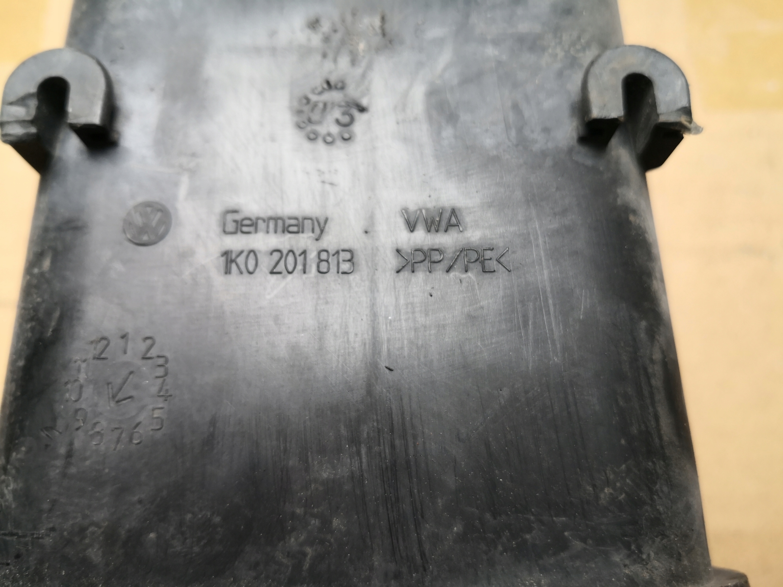 carbon filter VW SKODA AUDI 1K0201813