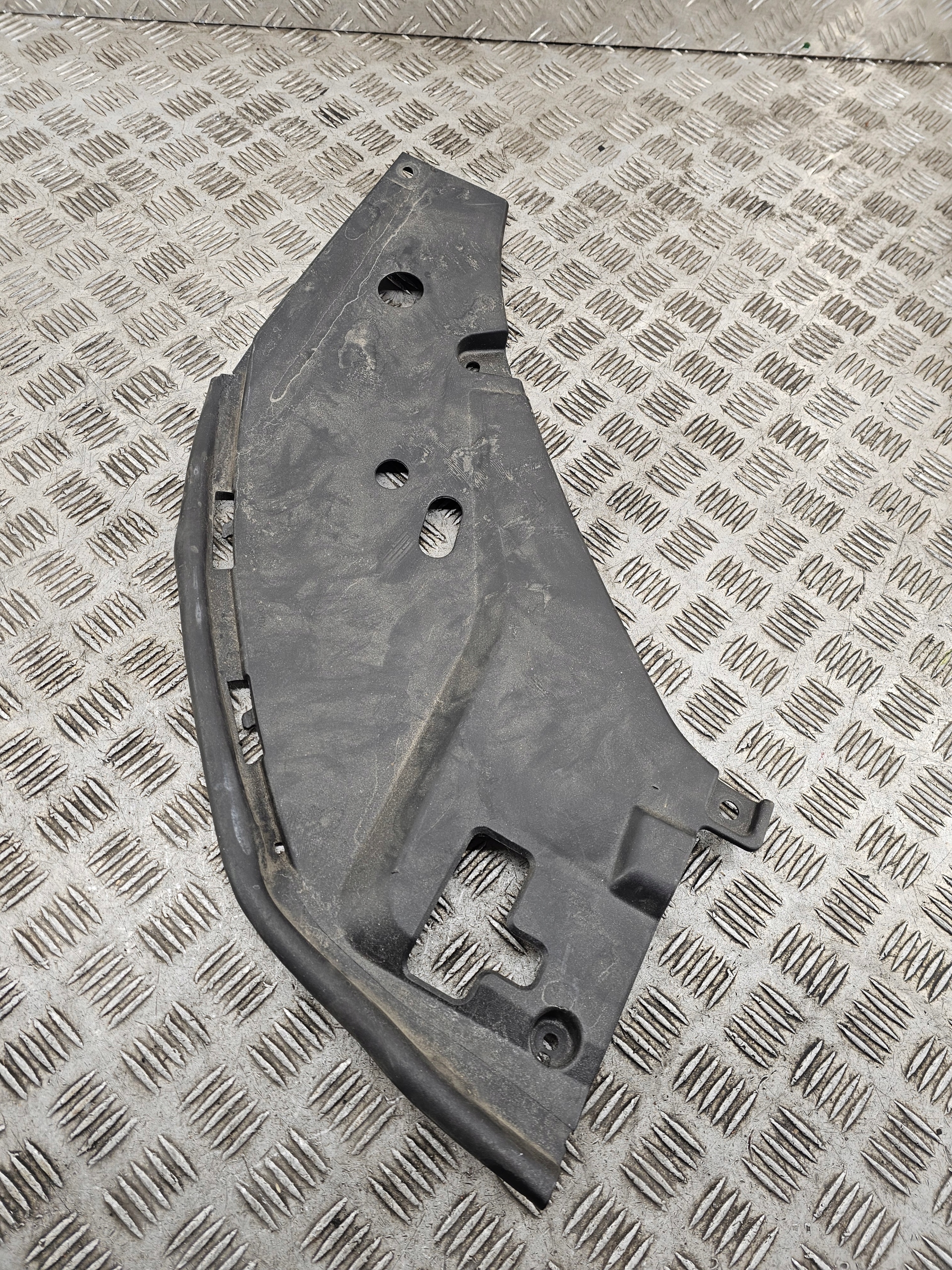 VOLVO S90 V90 kryt stěny předního 31386869 pravá