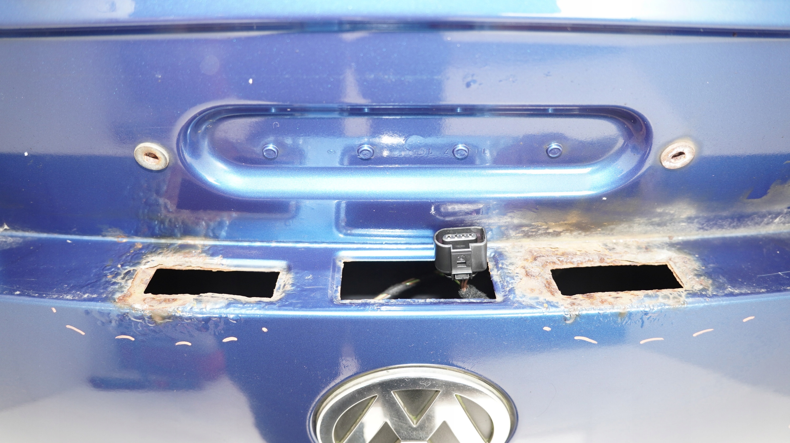 KLAPA BAGAŻNIKA TYŁ VW TOURAN I 03-06R LC5C Typ samochodu Samochody osobowe