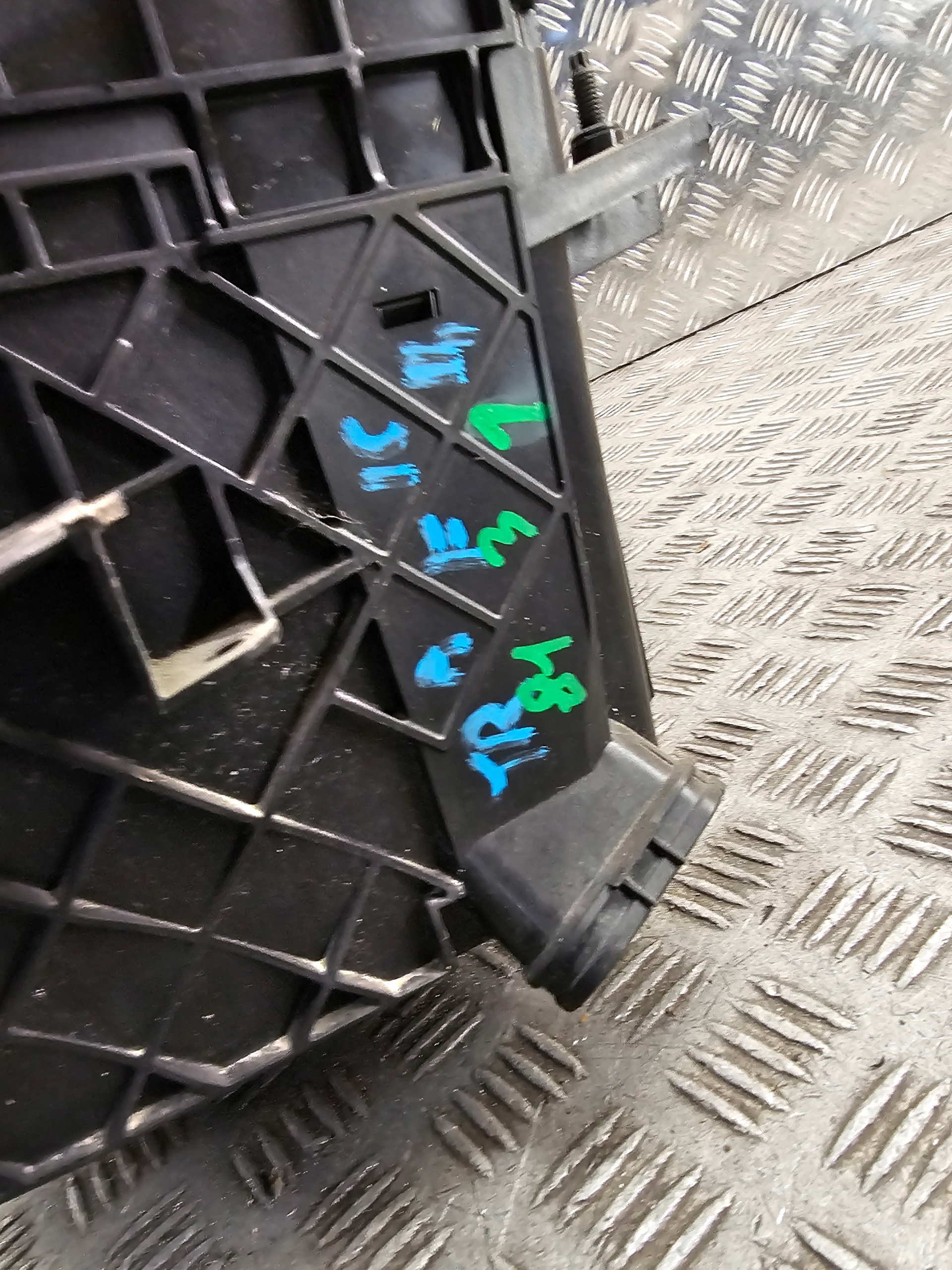 držiak / Obal akumulátora for Renault Trafic OEM: 244310005R