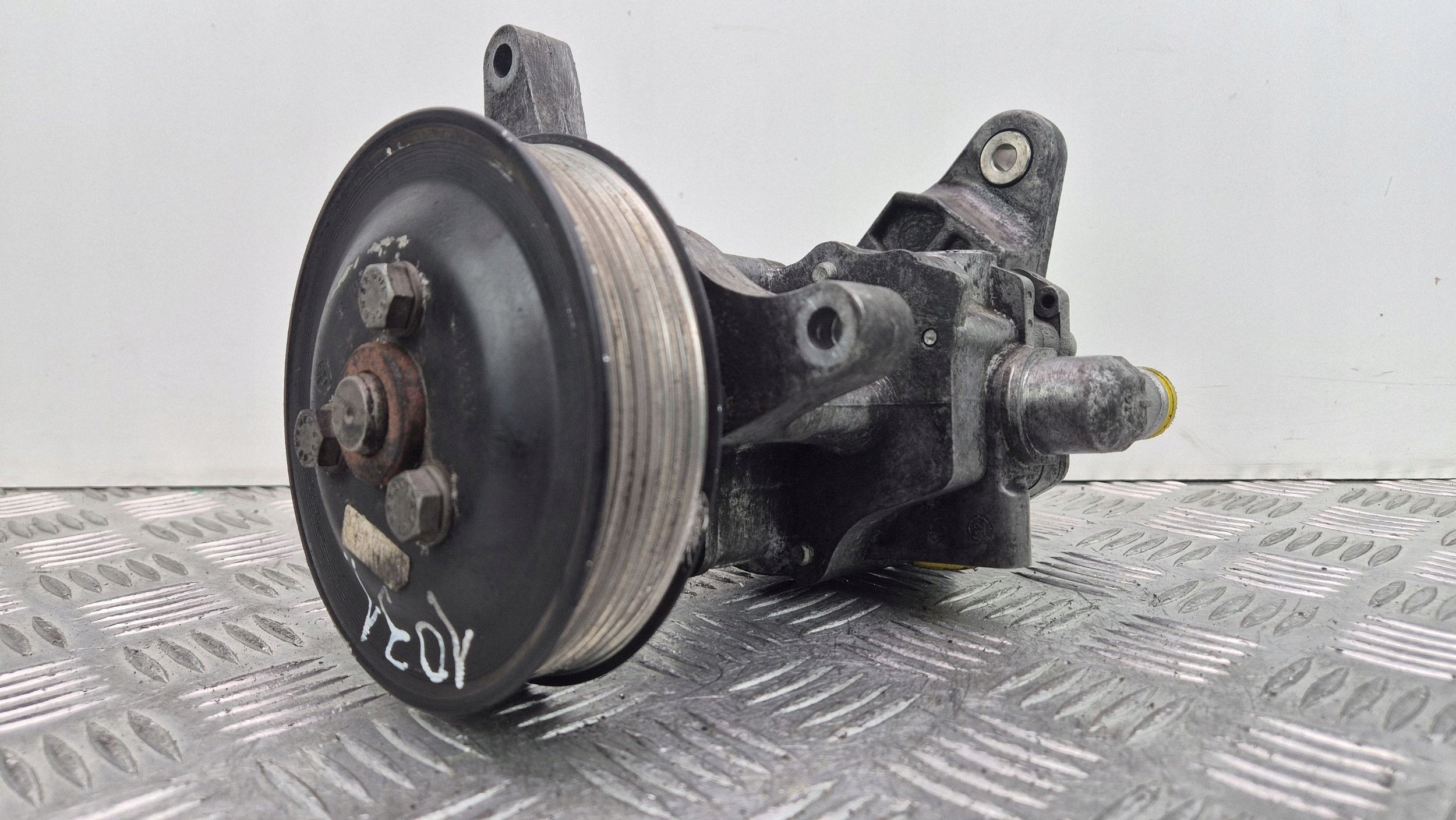 BMW X5 E70 30d servo pump 679646303 N57D30A