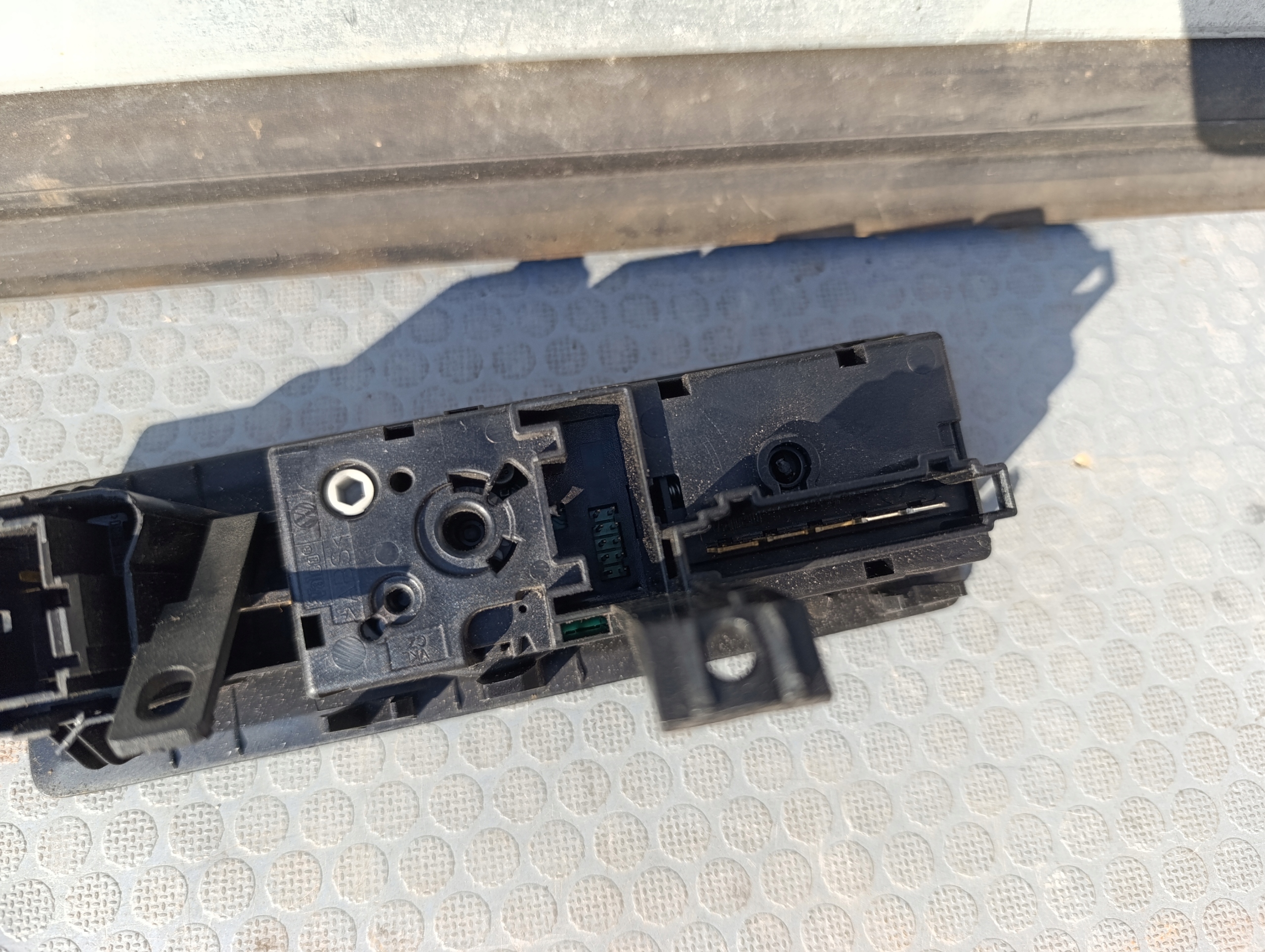 VW T5 LIFT control panel air conditioning devices for rear part 7E0919589B9