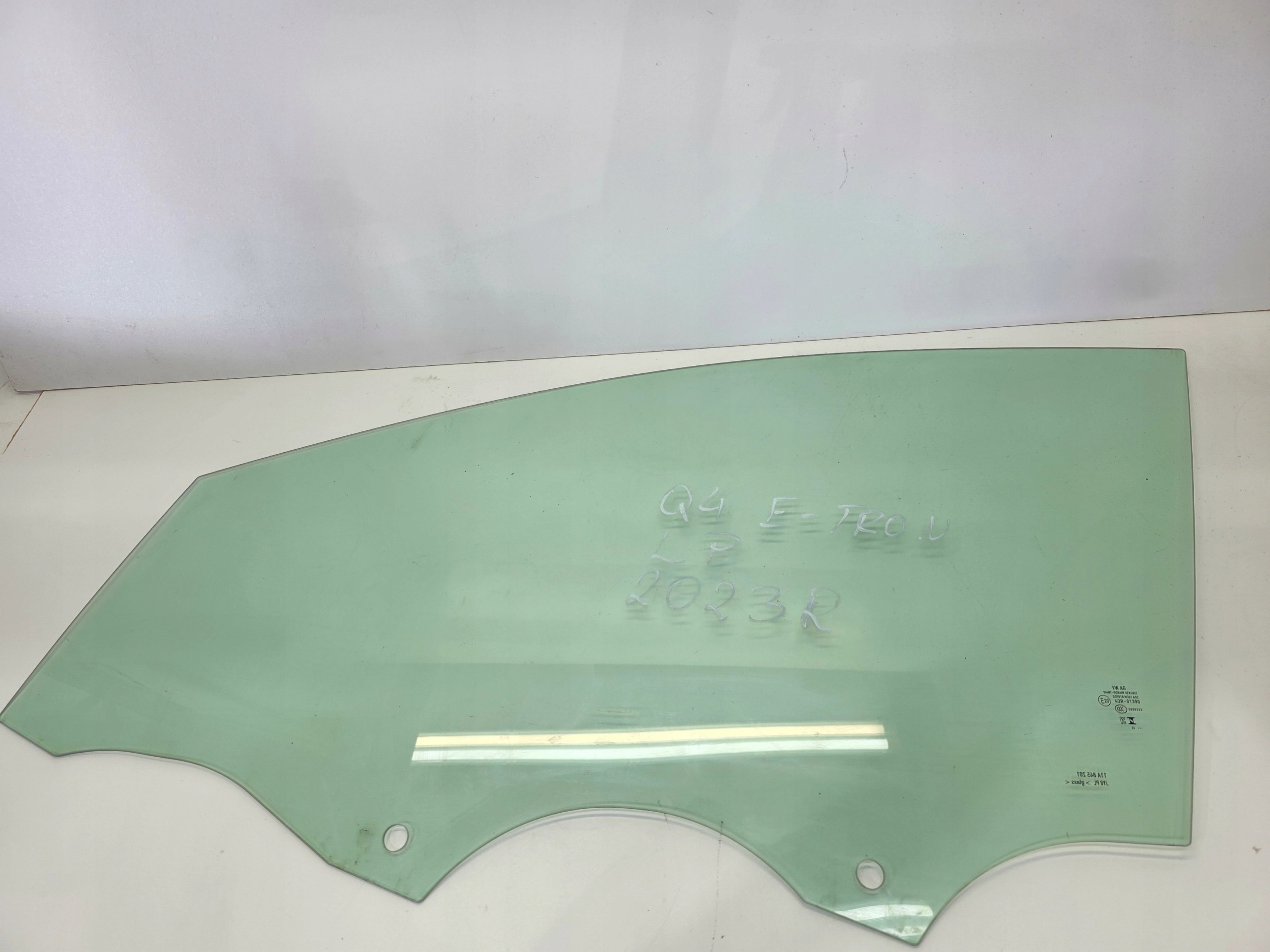 window side door right front AUDI Q4 E-TRON 11A845201 2023 ROK