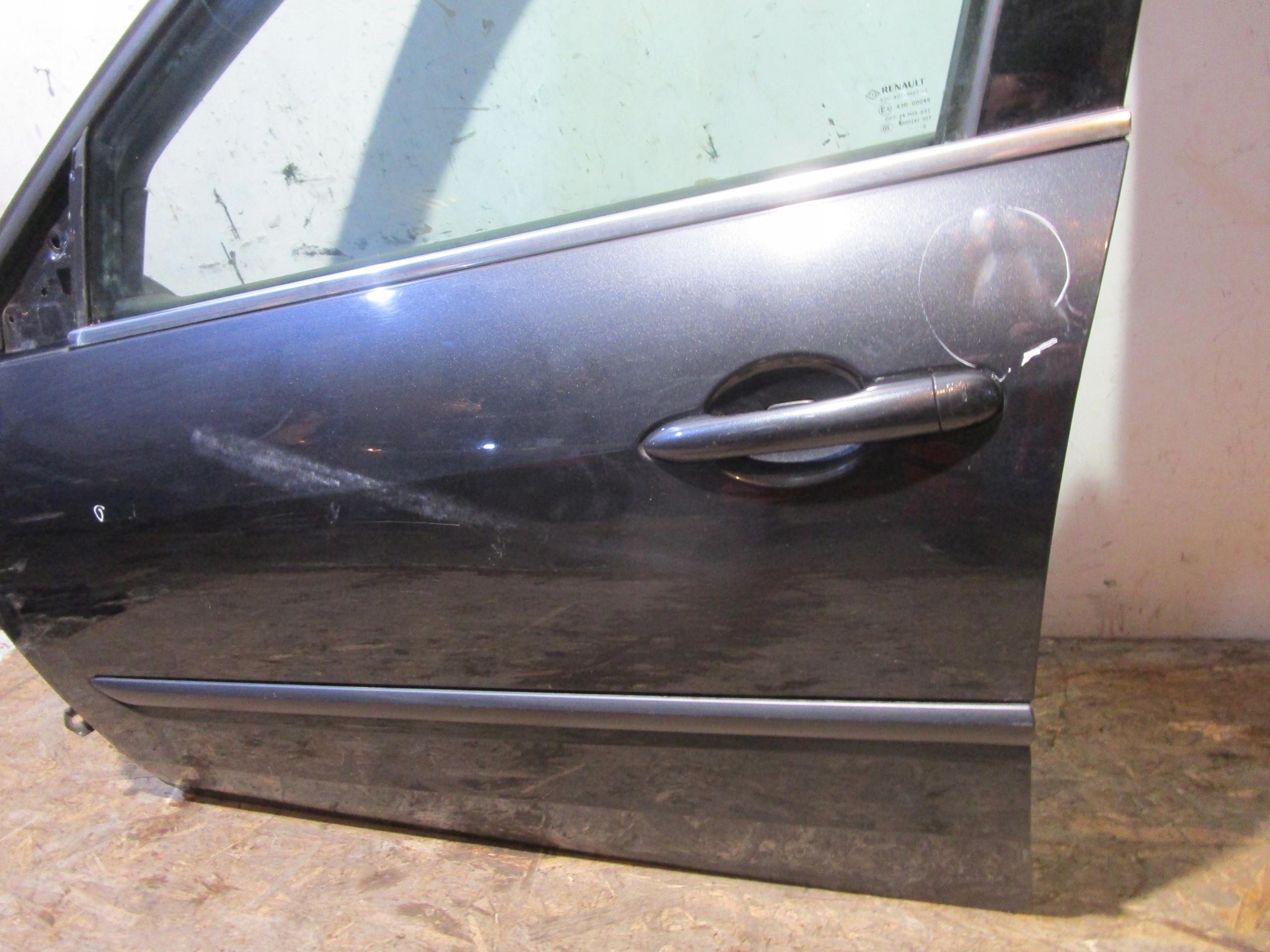 Drzwi przód lewe Renault Laguna III Producent części Renault OE