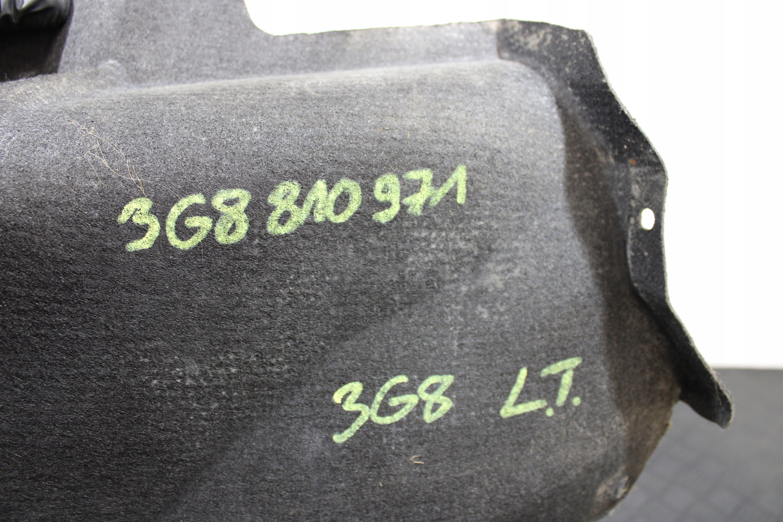 mudguard left rear part left rear. 3G8810971 VW ARTEON 3G8