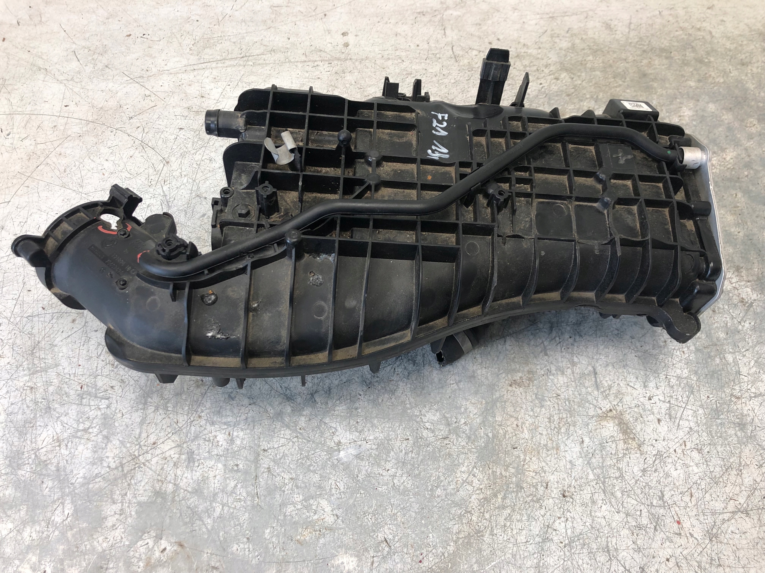 intake manifold BMW F21 2.0 72344186