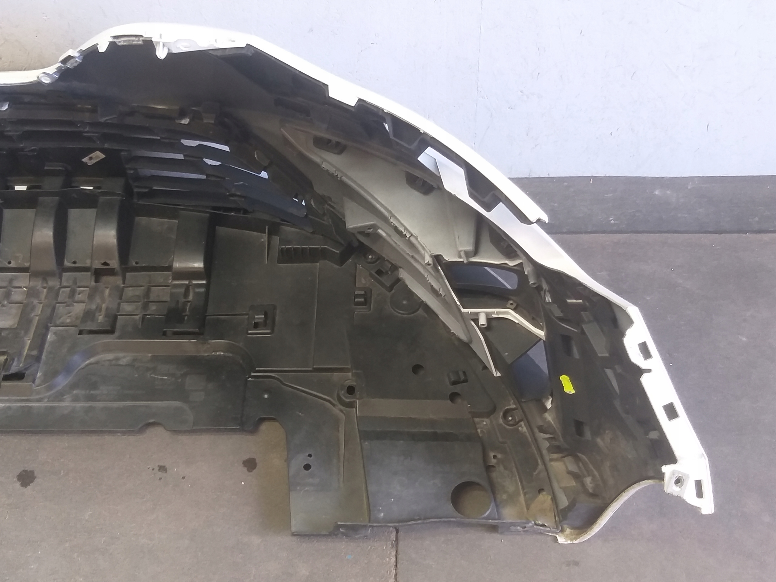nárazník předek RENAULT MEGANE IV 4 LIFT