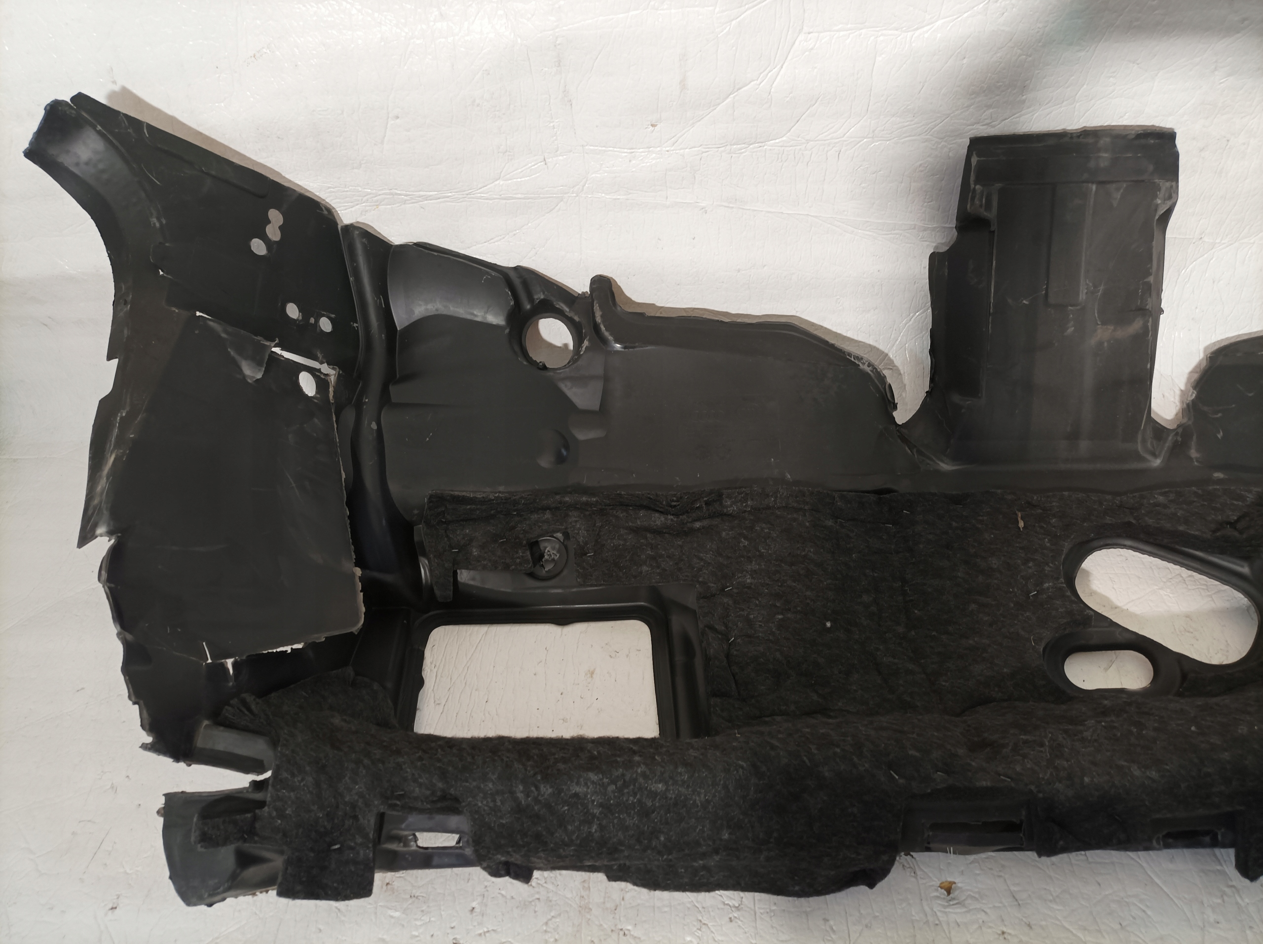 Audi A4 B9 soundproofing partition wall 8W1863947