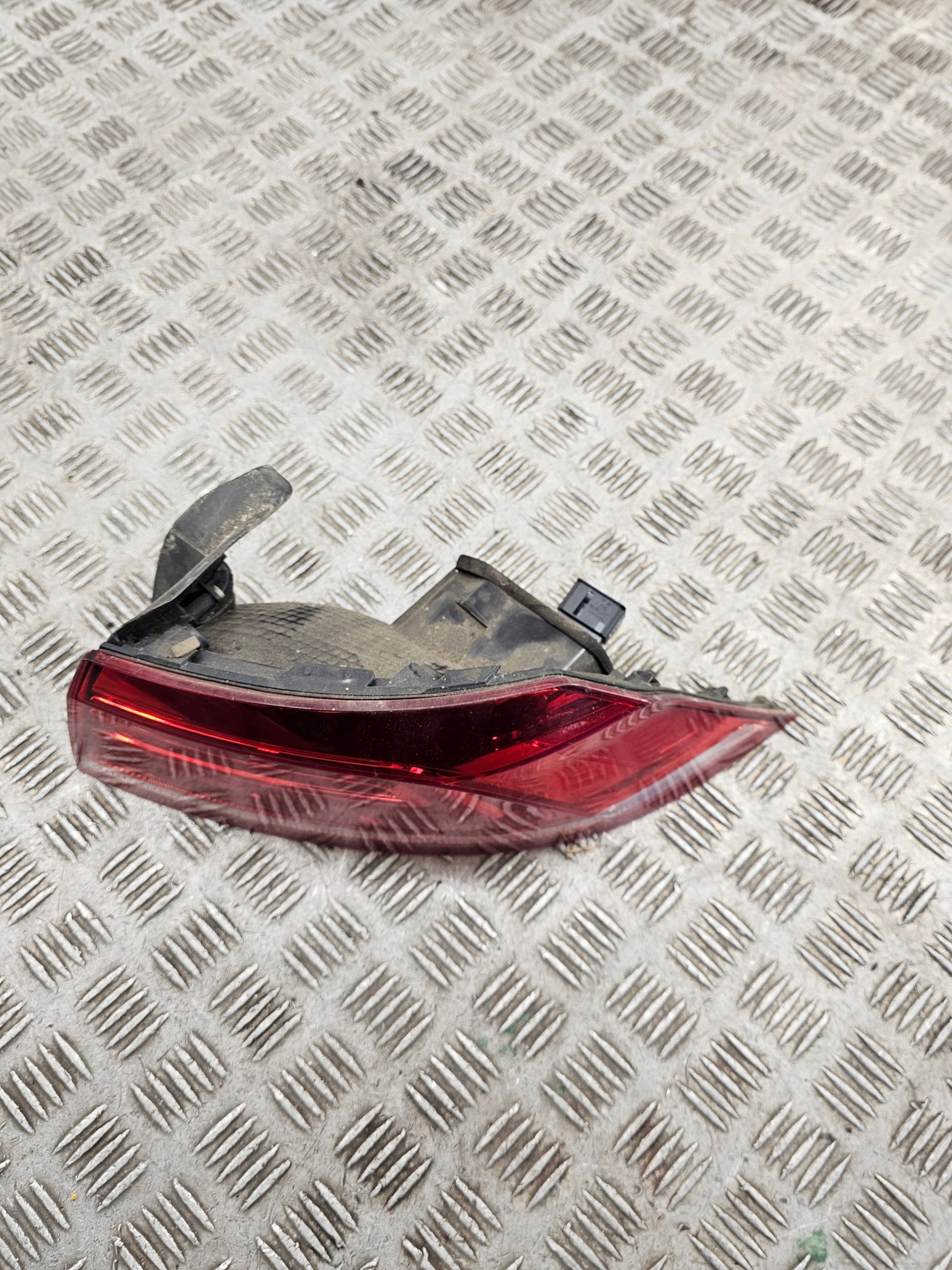 light right rear part right rear W fender VW PASSAT B8 sedan