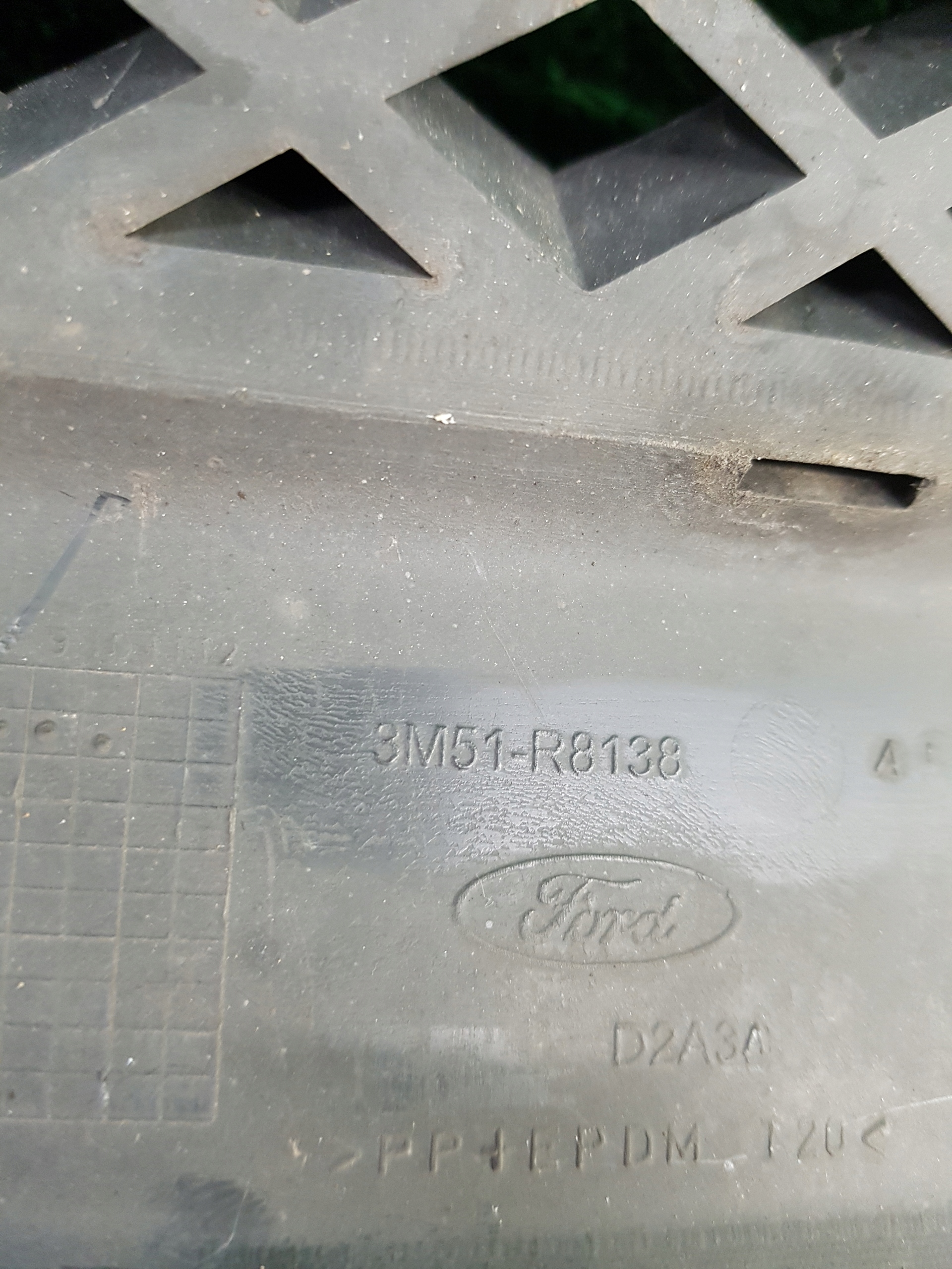 Grill Grill FORD FOCUS C-MAX 3M51-R8138