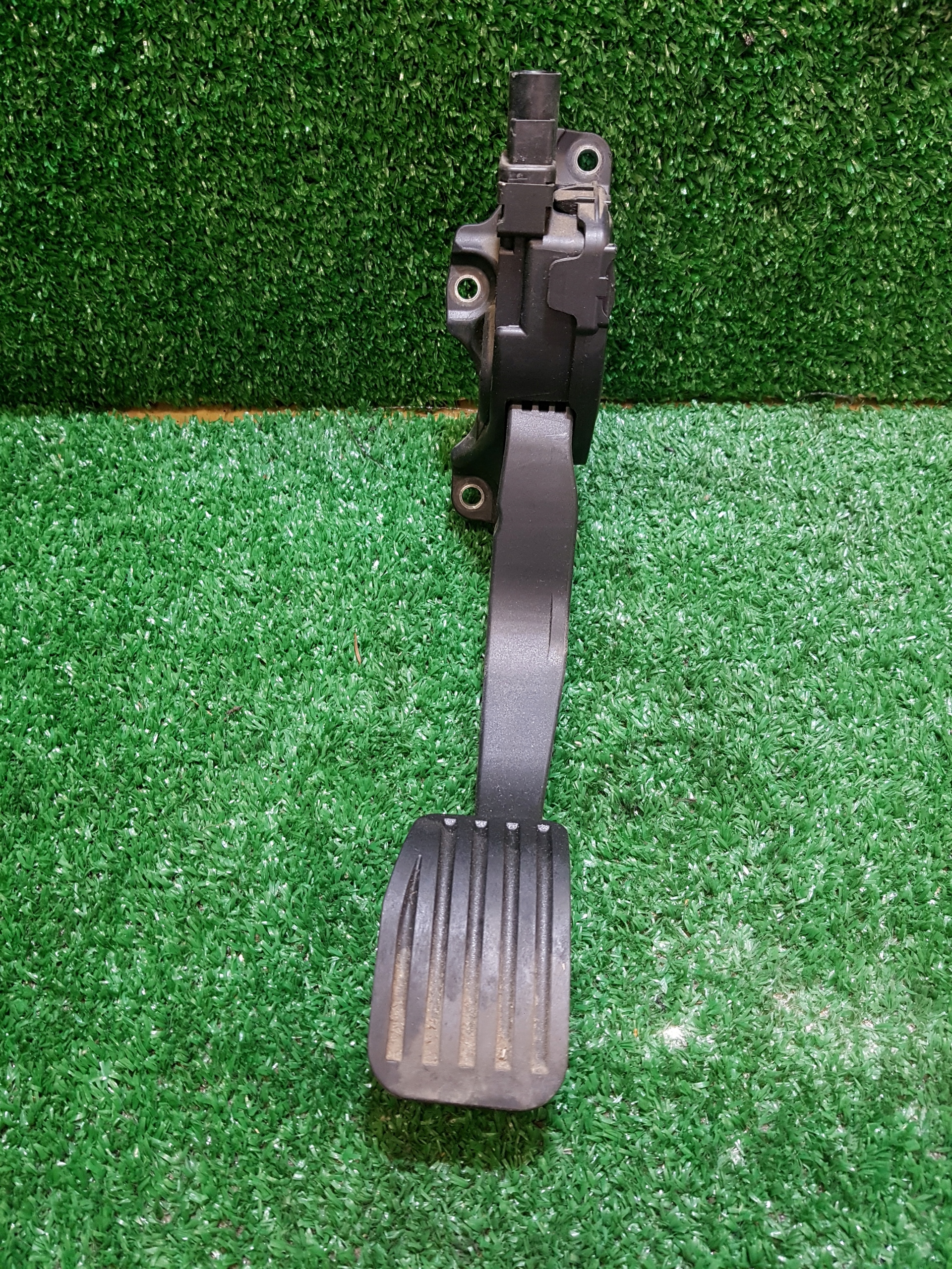 accelerator pedal FORD S-MAX 6G92-9F836-JD