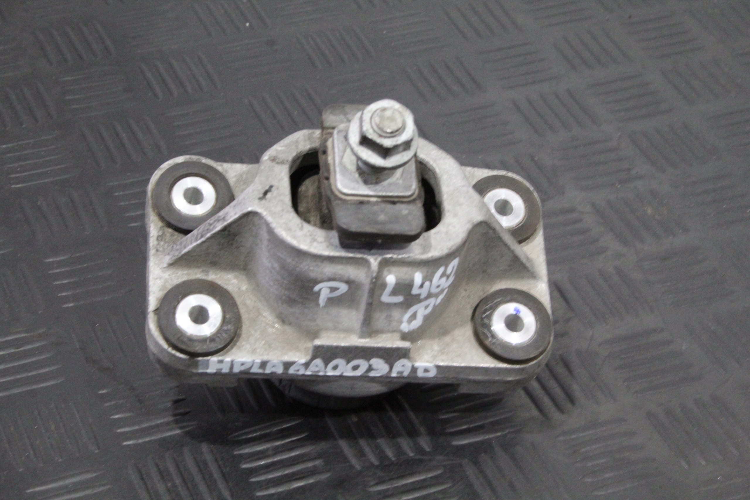 holder engine mount right DISCOVERY V 5 L462 HPLA-6A003-AD