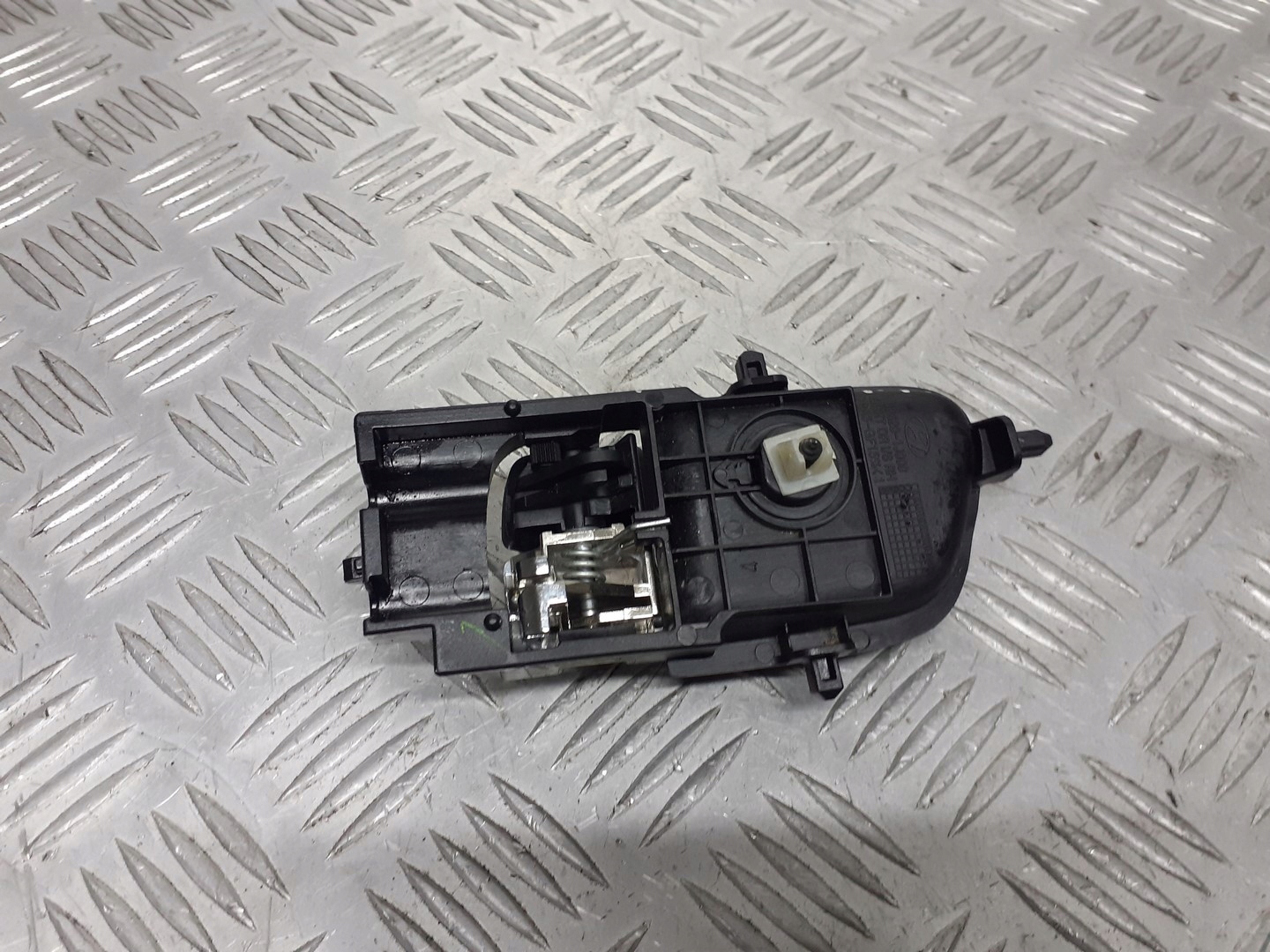 KLAMKA PRAWA PRZEDNIA HYUNDAI I20 Typ samochodu Samochody osobowe