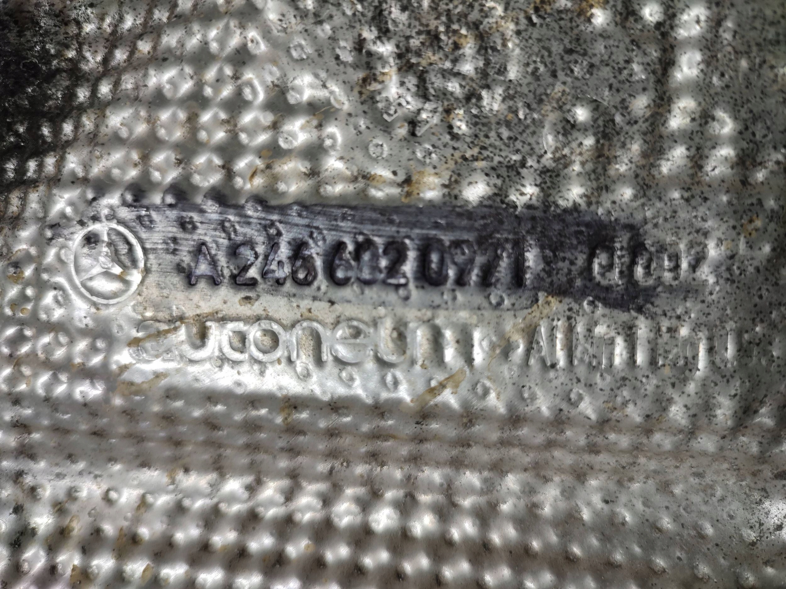 Mercedes-Benz GLA W156 2015 Blende Abdeckung mitte Unterfahrschutz