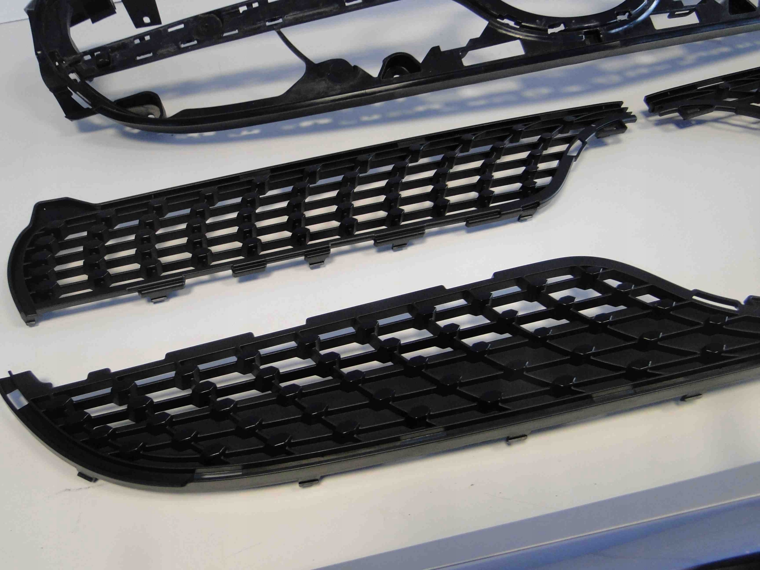 MERCEDES SLC R172 172 GRILL ATRAPA DIAMENT CZARNY Producent części Mercedes-Benz OE