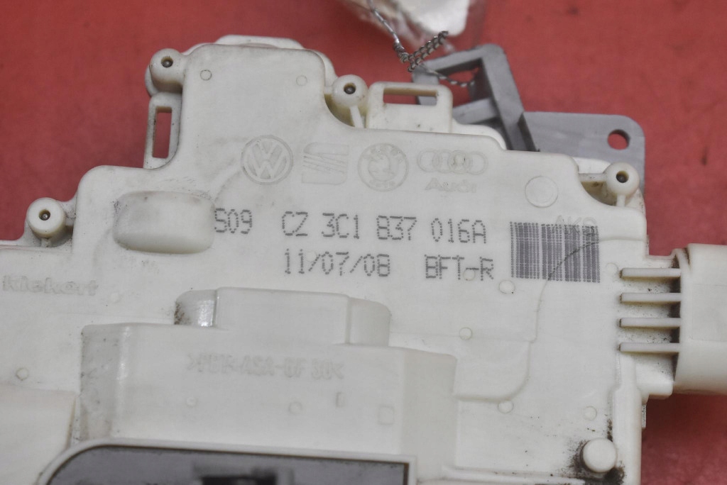 lock door right front front EU 3C1837016A VW TIGUAN 1 and 07-11