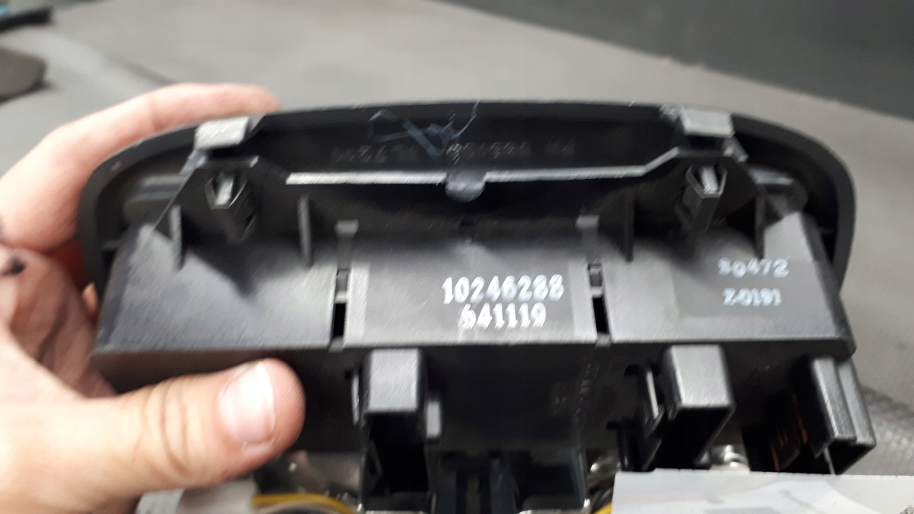 V86106 TL7211 лампочка Кузова opel SINTRA