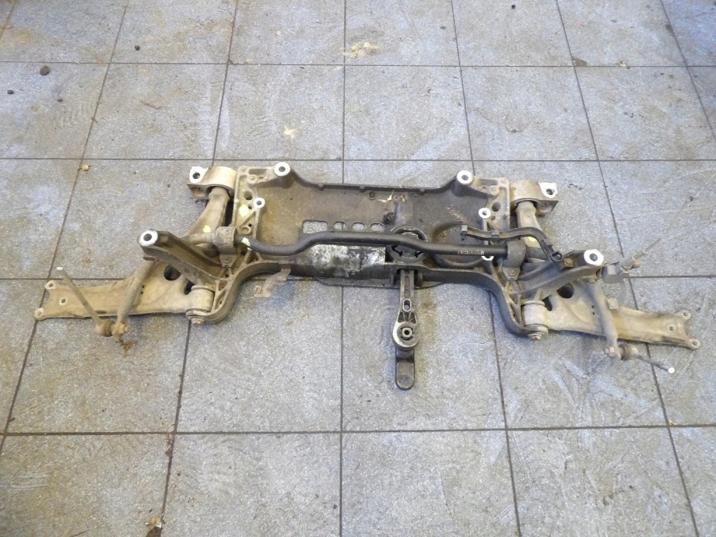 VW PASSAT B6 2.0TDI TRAWERS achsträger querlenker