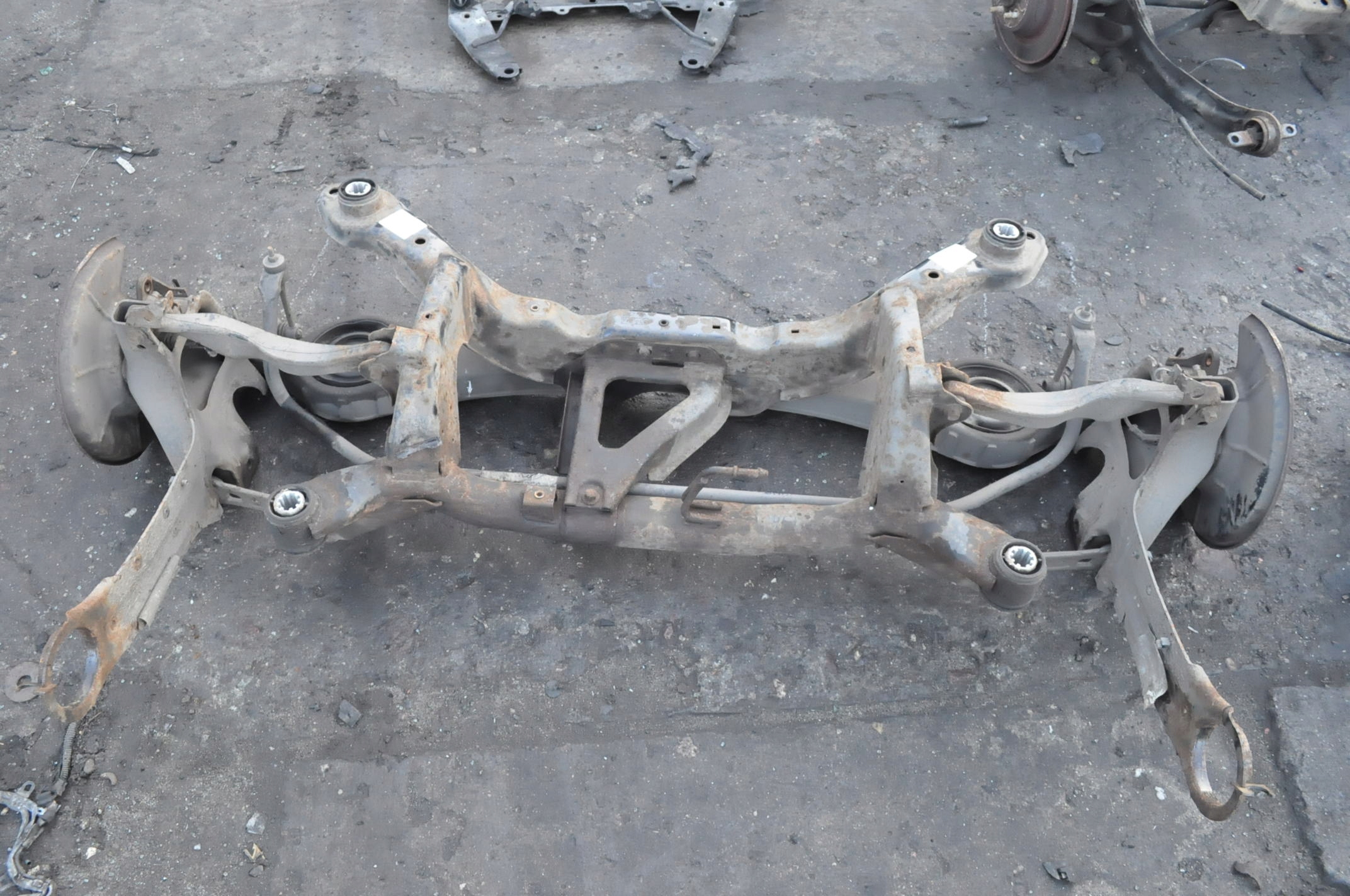 VOLVO XC60 I XC70 ZAWIESZENIE TYŁ TYLNE BELKA ZAWIESZENIA TYŁ