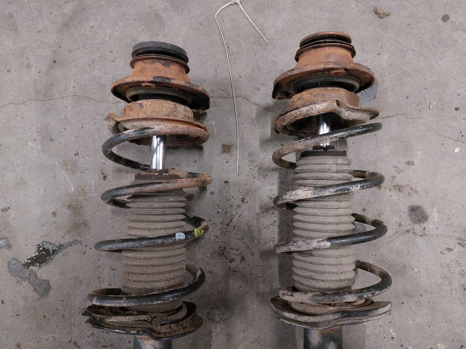 MCPERSON + swing + caliper left front + right front FIAT ALBEA and