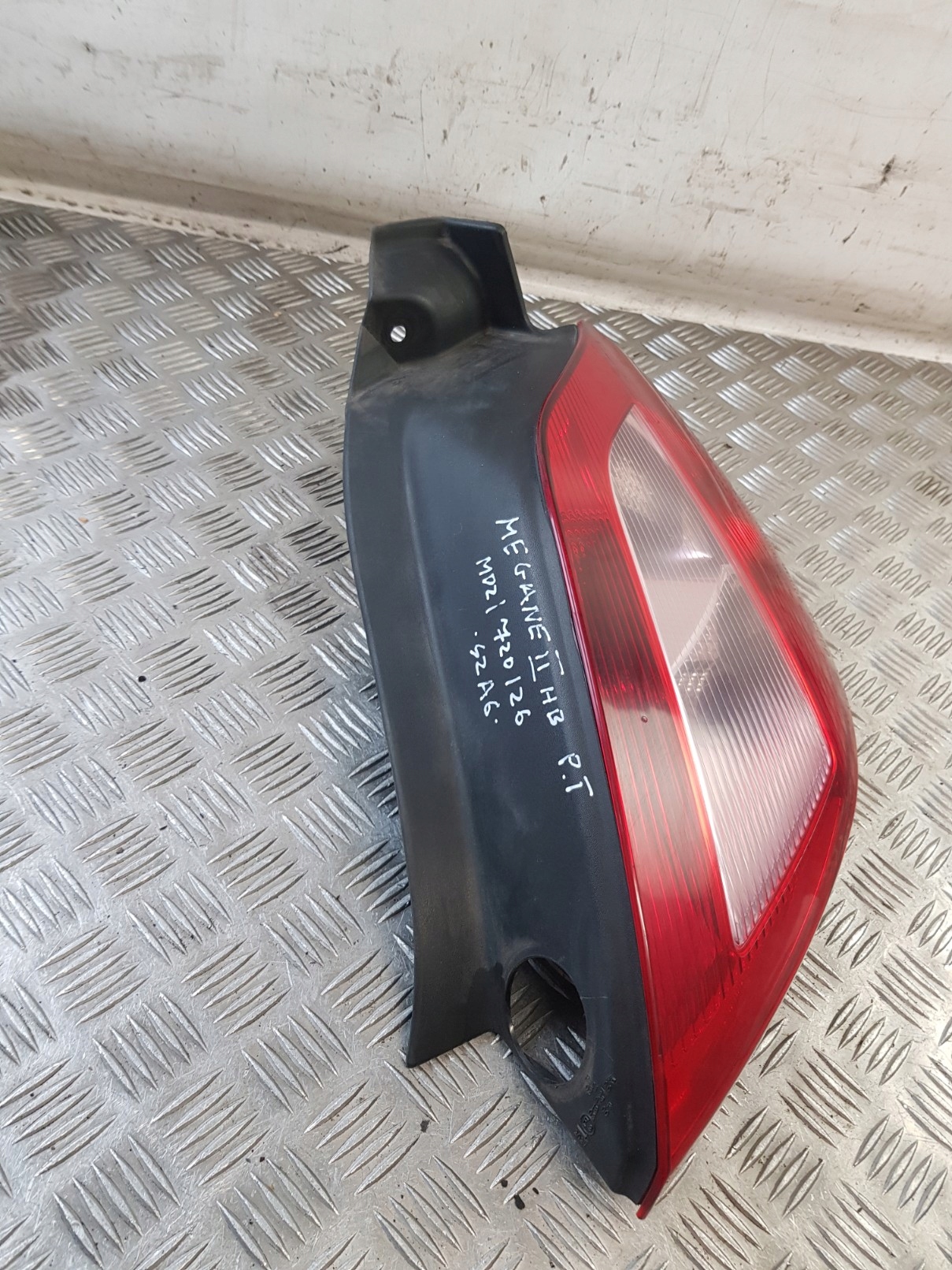 light right rear part 8200073237 RENAULT MEGANE II HB 03R