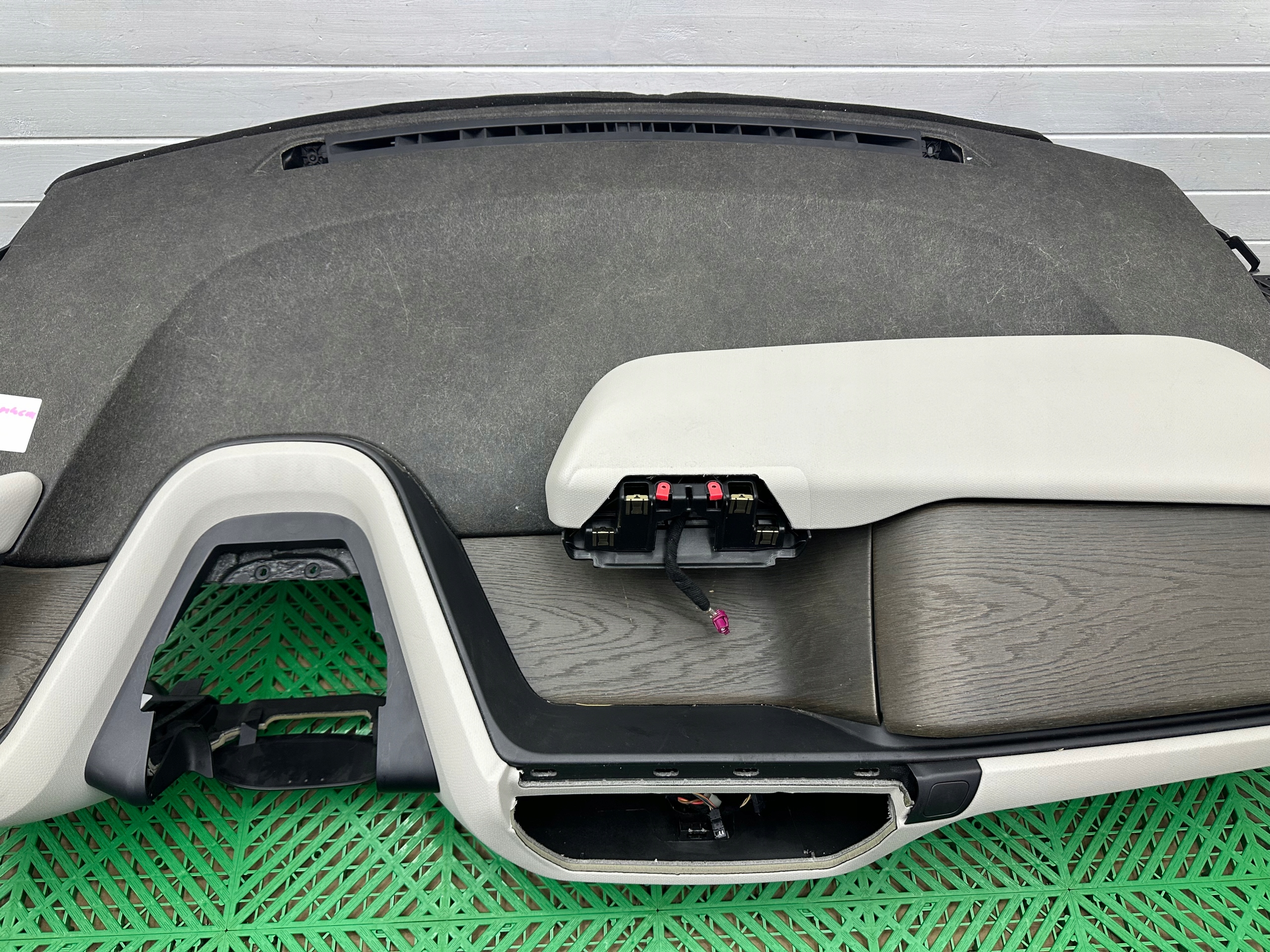 BMW i3 I01 originál dashboard instrument panel console CARUMGRAU