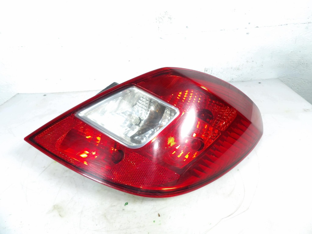 OPEL CORSA D 5D light rear part right 13269051