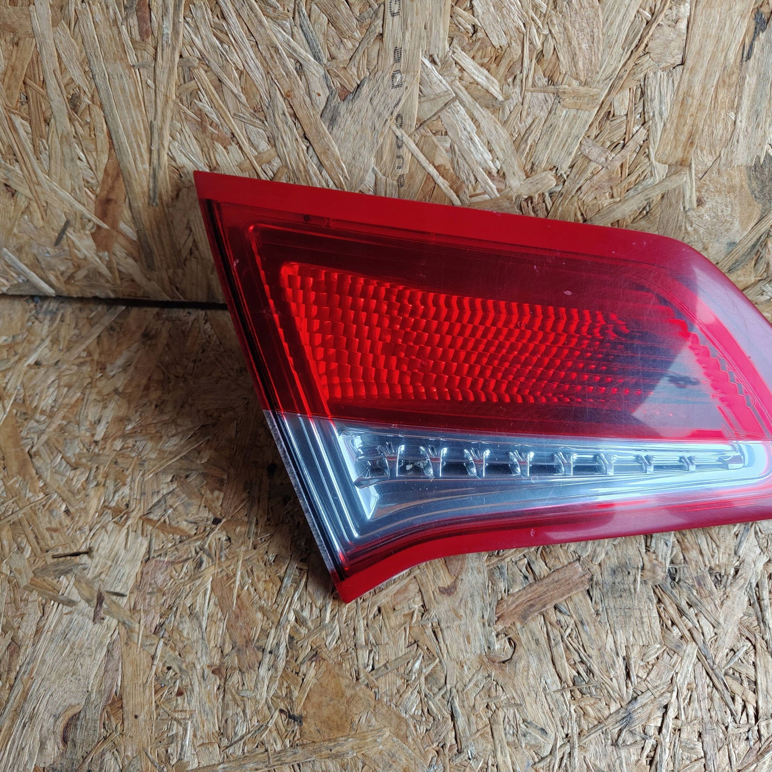 light rear w klapie rear part side left Citroen C4 II 9672155880