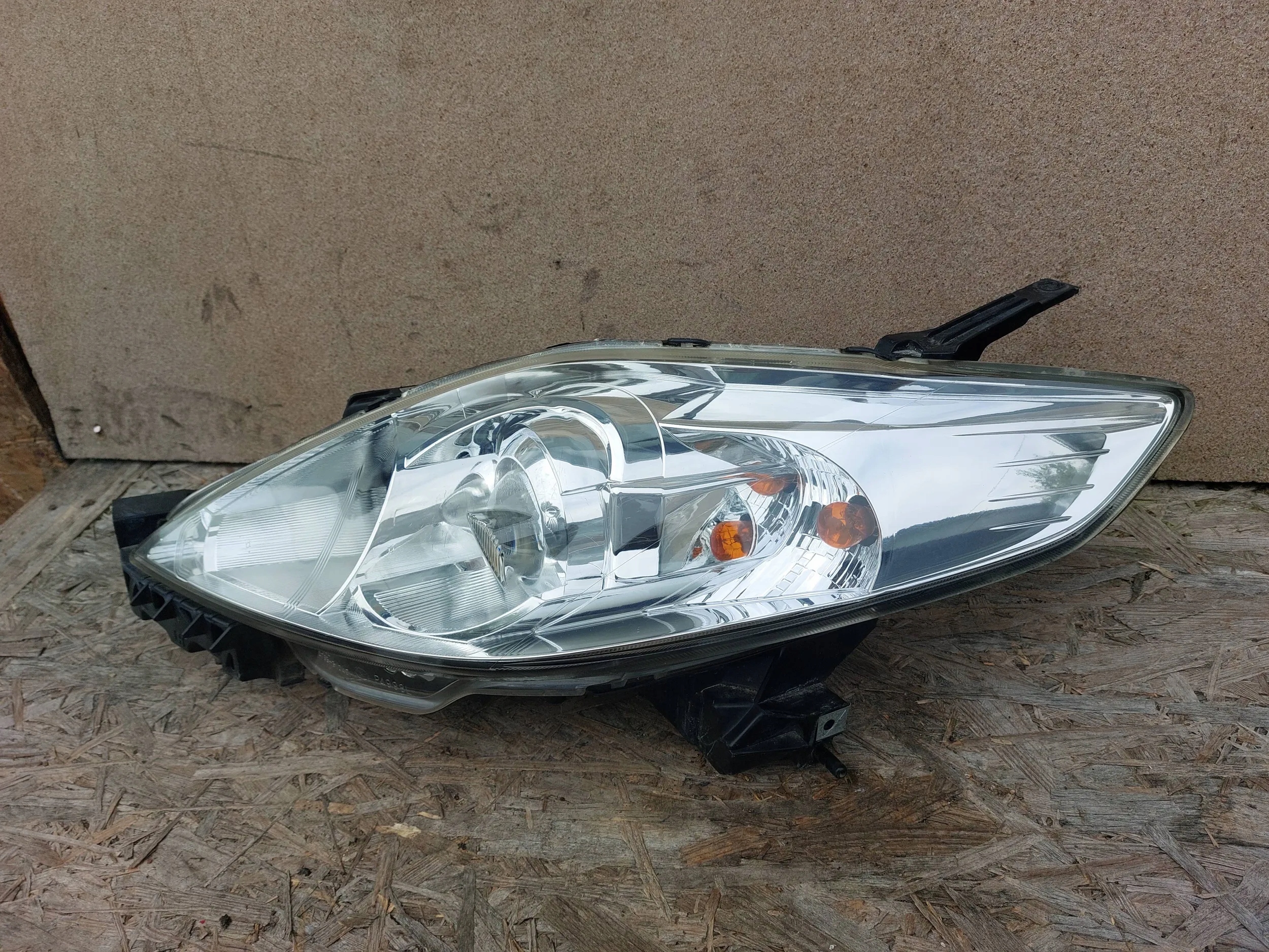 light front left C235-51040 Mazda 5 05-08 EU