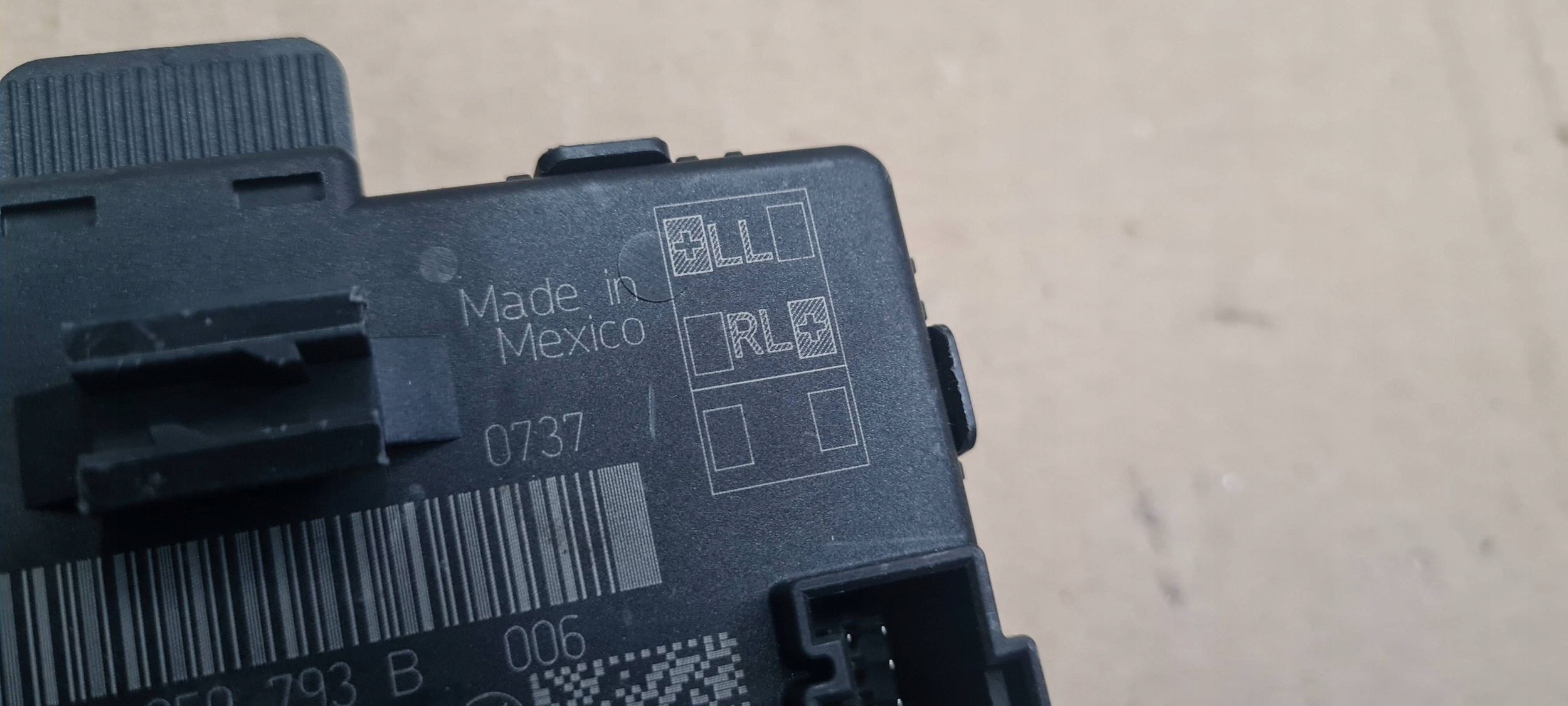 Q5 80A module control unit door left front 4M1959793B