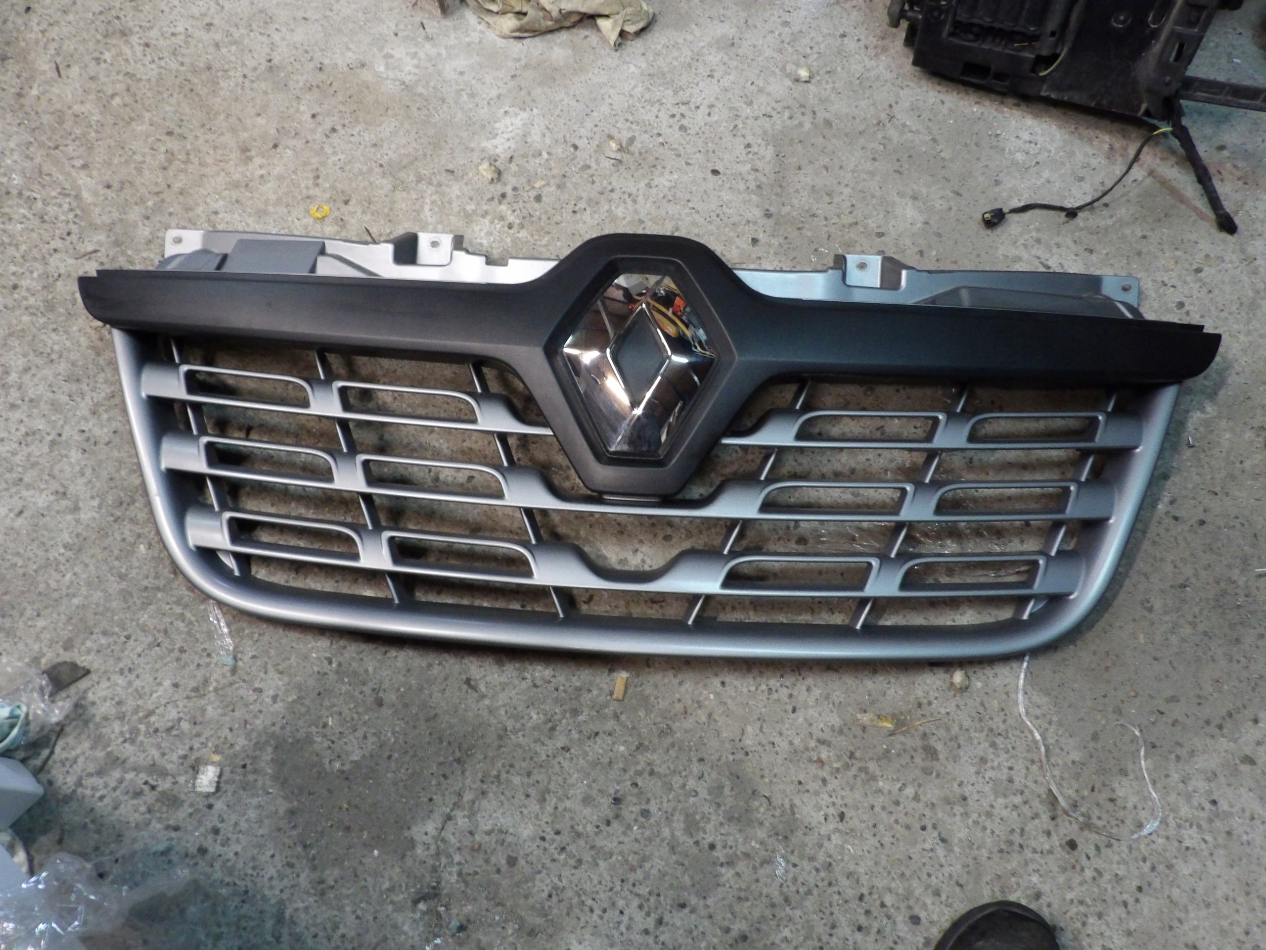 Renault Master II Kühlergrill FRONTGRILL Kühlergitter - Thumbnail 1