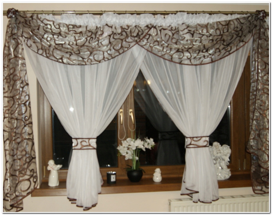 Lak Na Organtinové Záclony A Lambrekýn Na Voál na 2,5 m archu