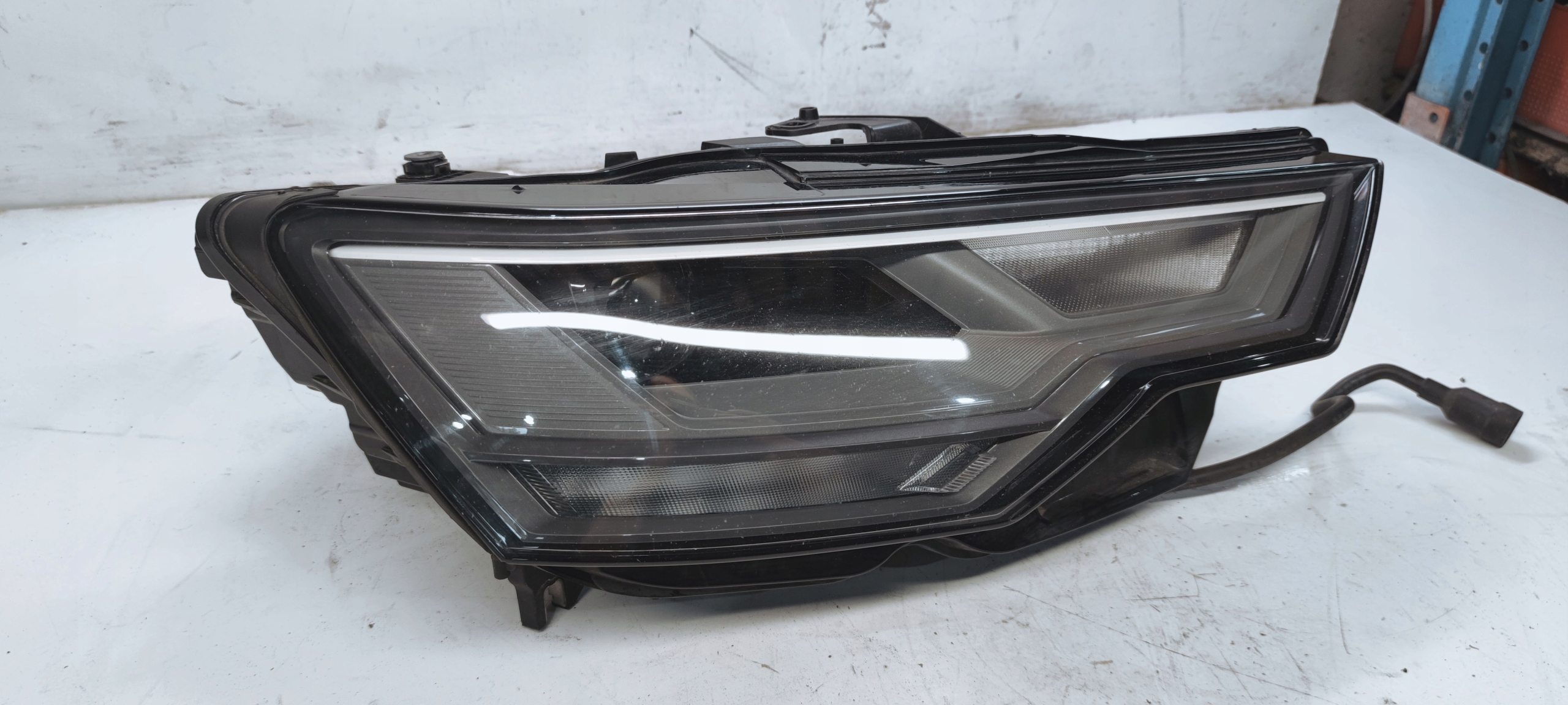 REFLEKTOR RECHTS FULL LED AUDI A6 C8 4K0941034 KOMP