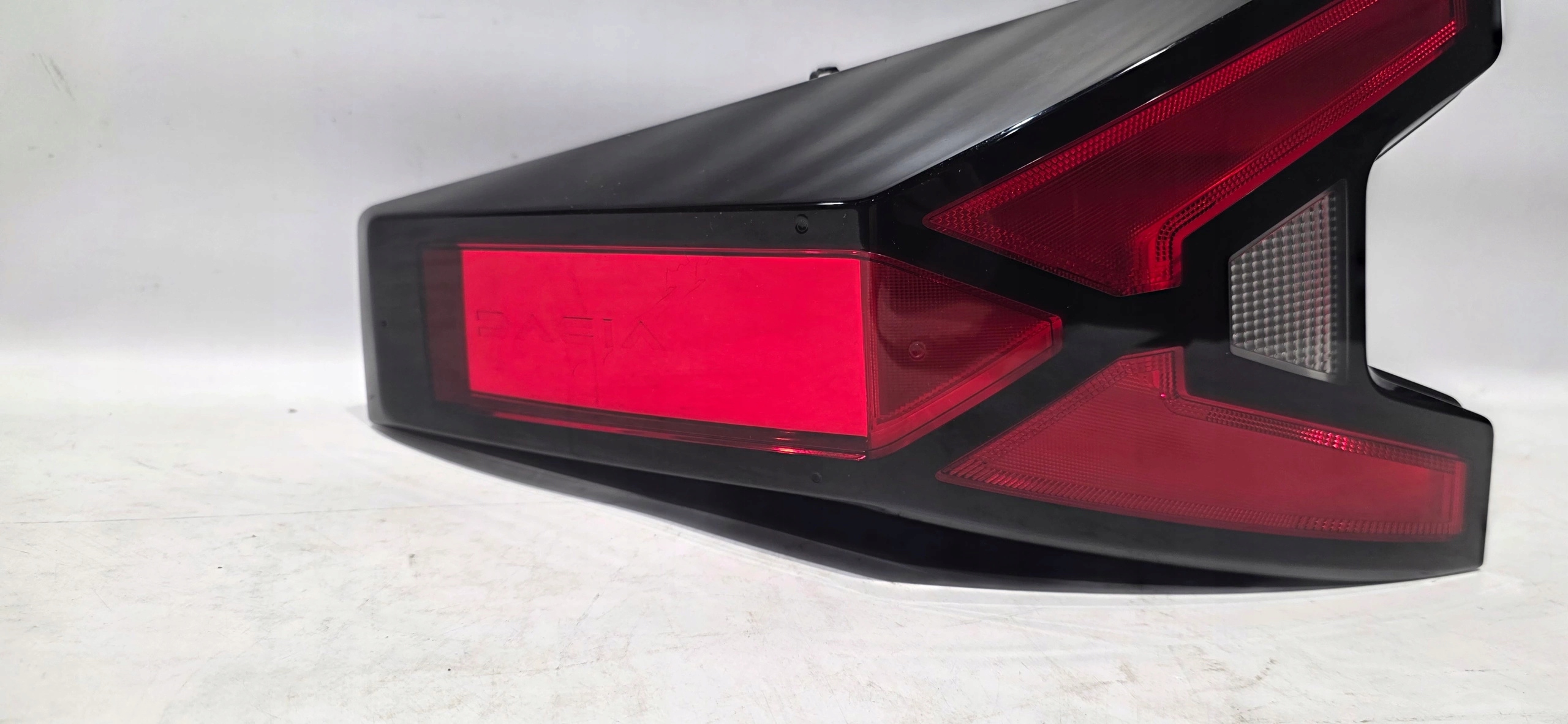 light left rear part LED DACIA DUSTER III 24- original EUROPA 265559174R