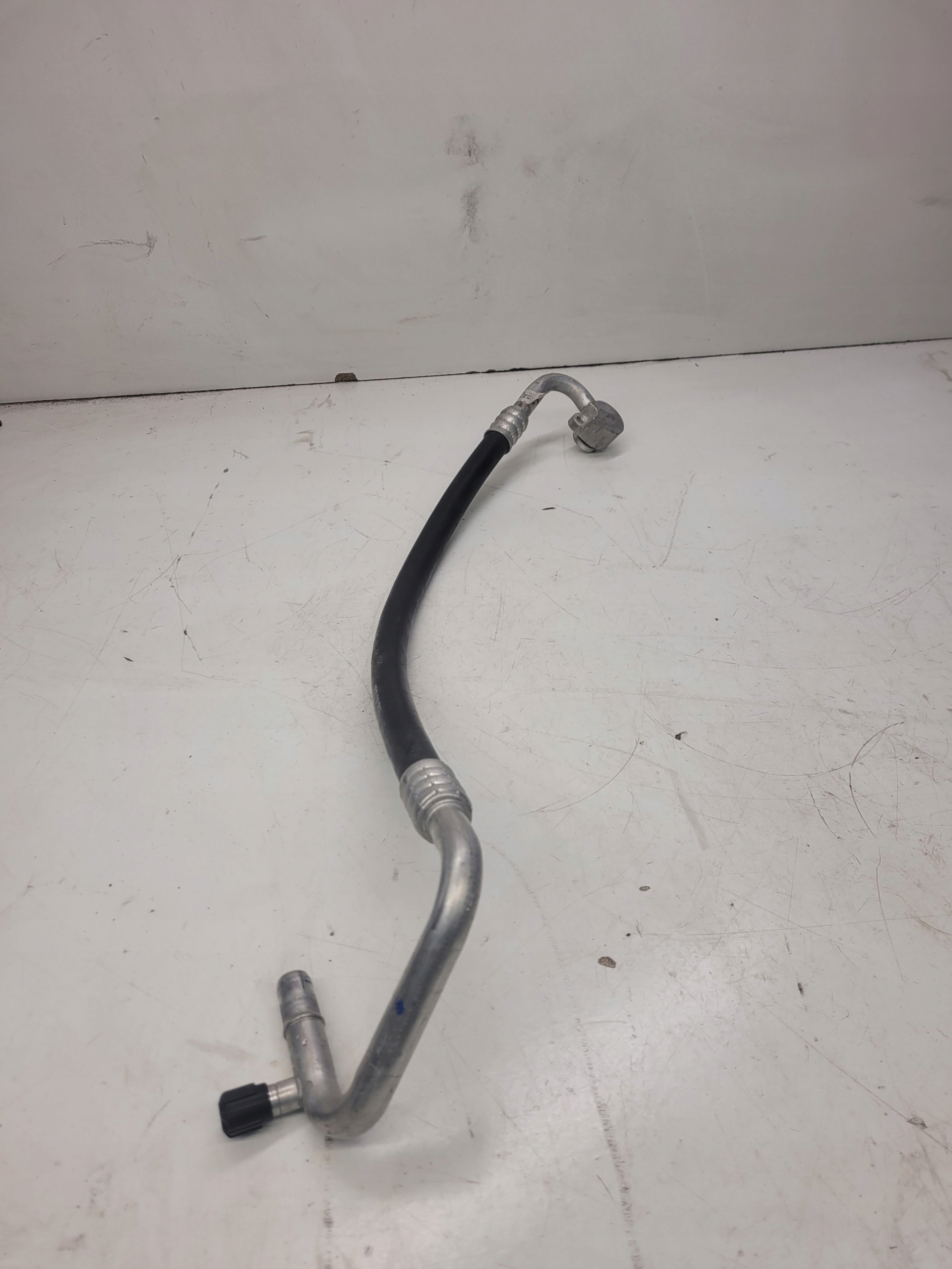 vedení hadice klimatizaci AUDI A4 B8 A5 8T0260707B
