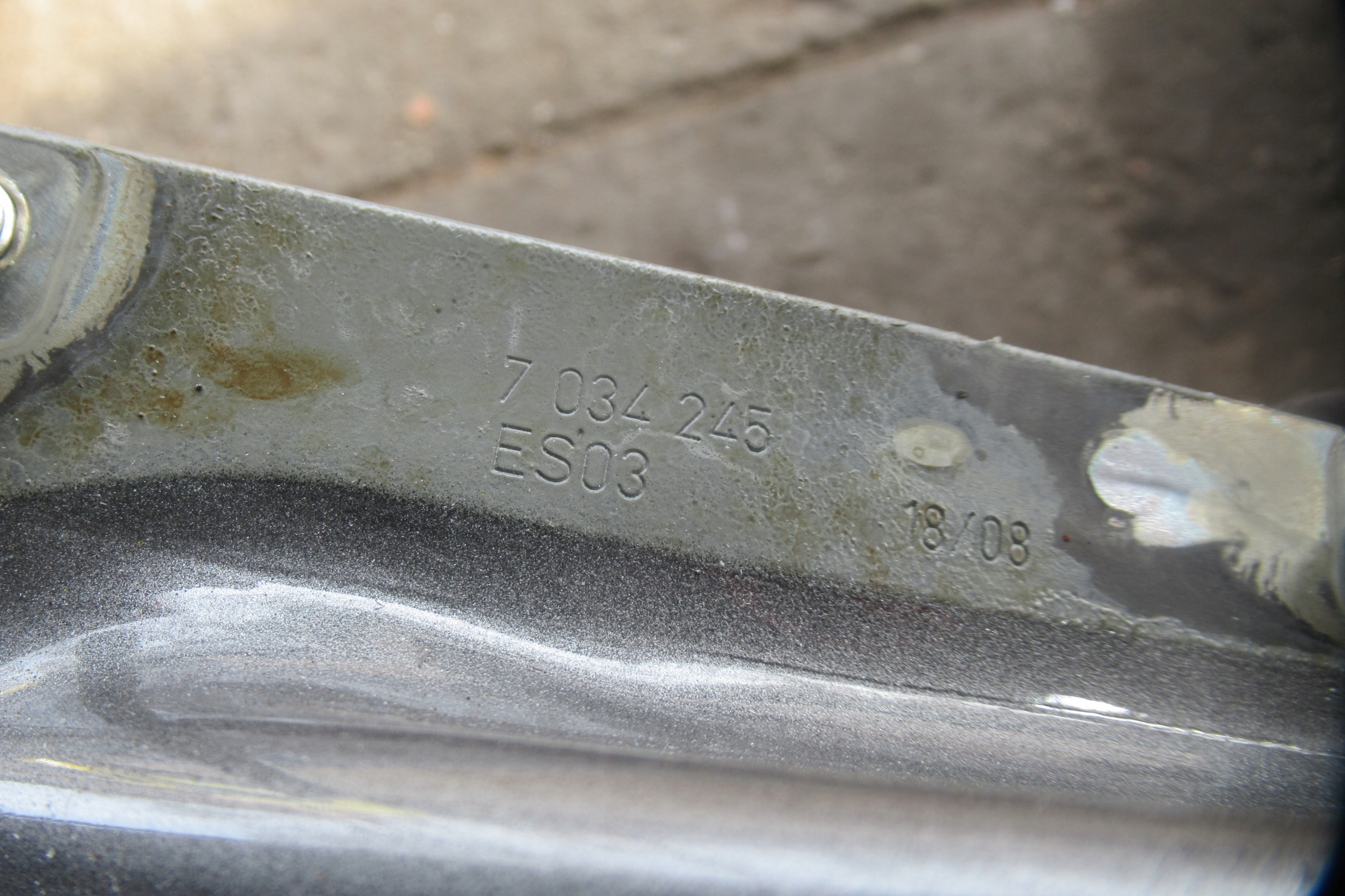 BMW E60 3.0 LCI 08R hinge bonnet boot left 7034245