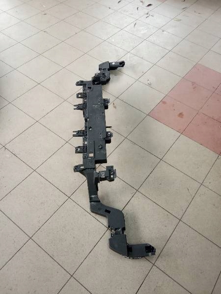 Ford edge 18- wzmocnienie gorne pas przod