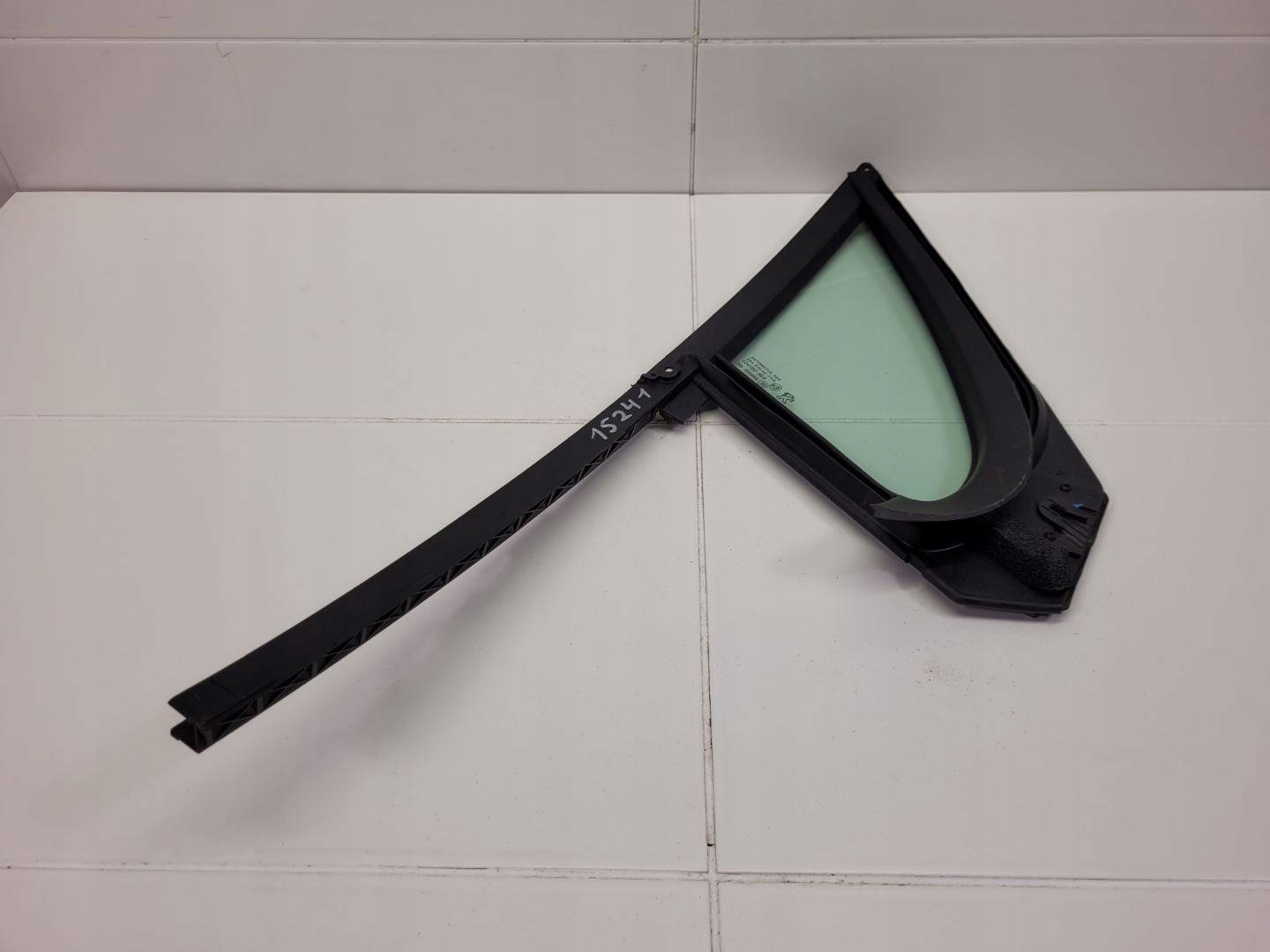 window trojkat front left side Peugeot 2008 facelift 2018 980147608