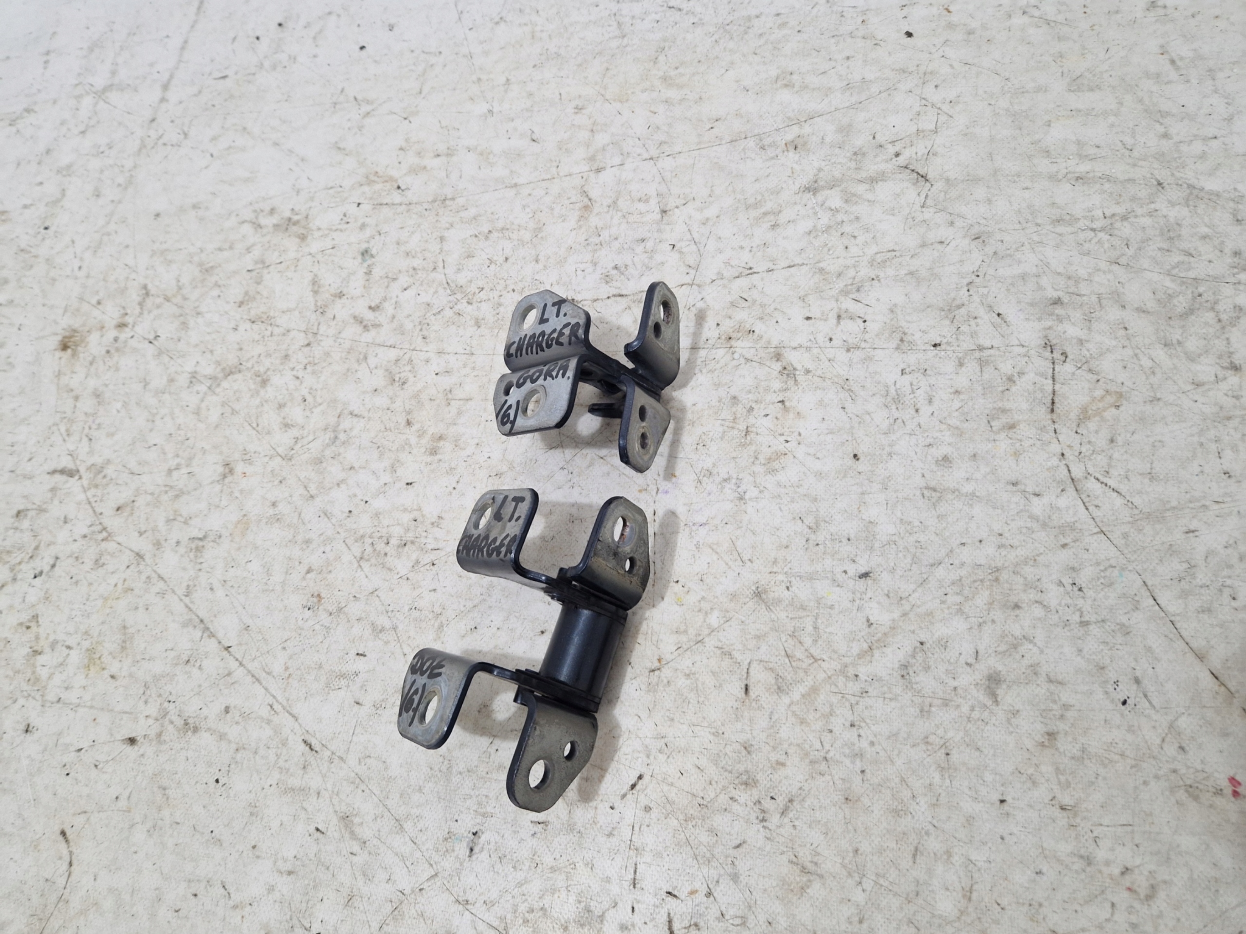 DODGE CHARGER 2019- hinge door left rear part GORA DOL PAR