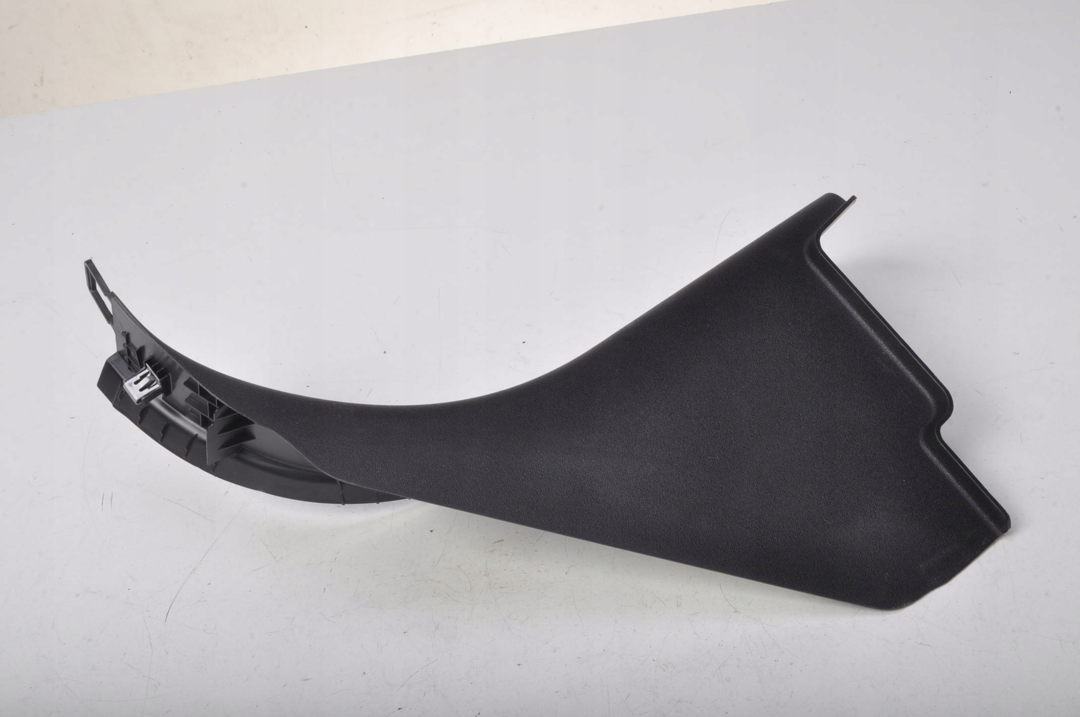 DEFENDER L663 LISTWA PROGOWA LEWY PRZÓD 21R Producent części Land Rover OE