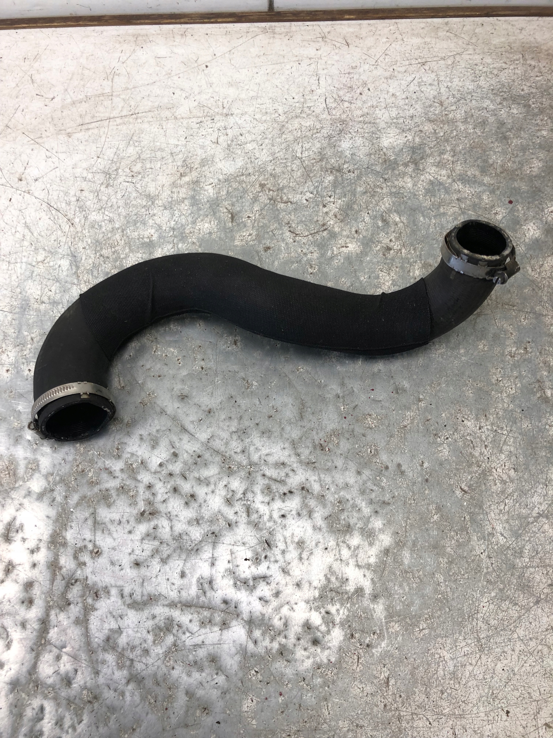 rohr Schlauch intercooler AUDI A4 B8 8K0145738AF