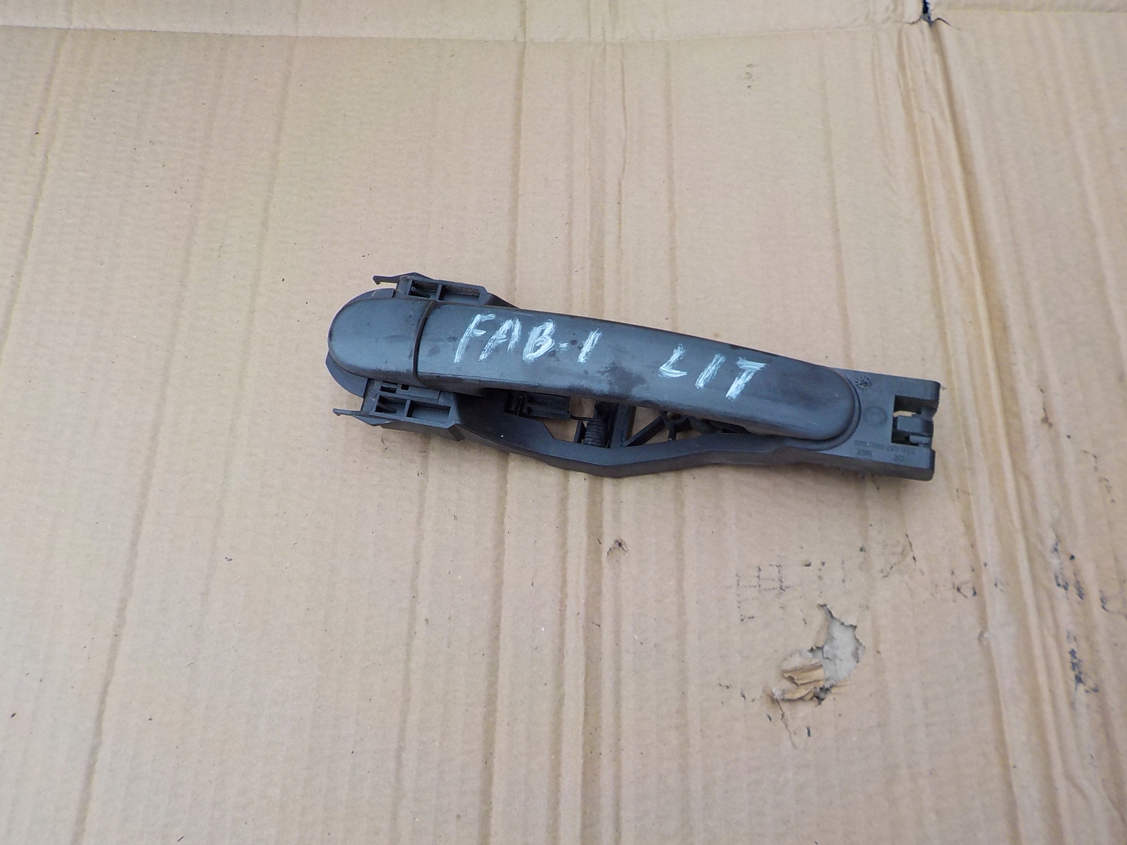 handle left rear part skoda fabia and HB 2002r