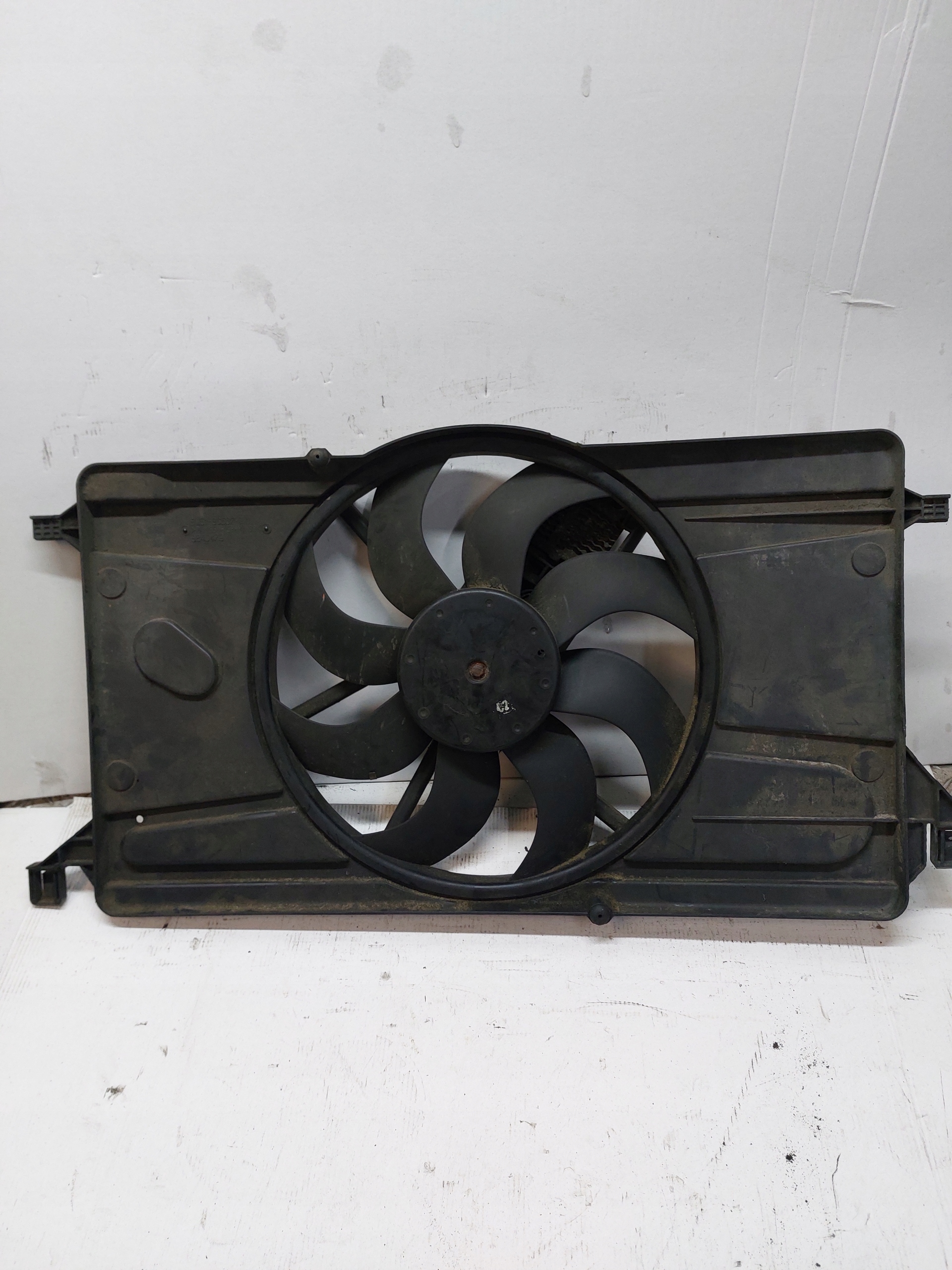 ENTYLATOR vrtule chladiče FORD FOCUS MK2 3M51-8C607-EC