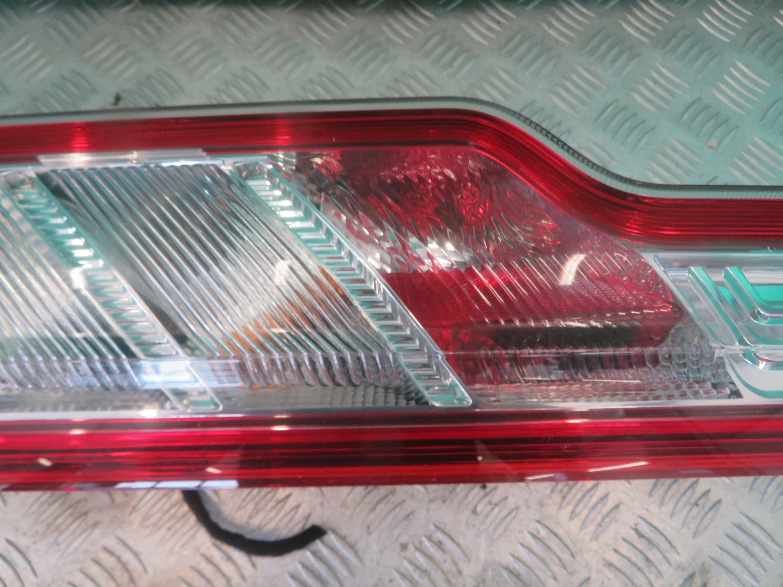 light right rear part FORD TRANSIT CUSTOM 17R BK21-13404-AG
