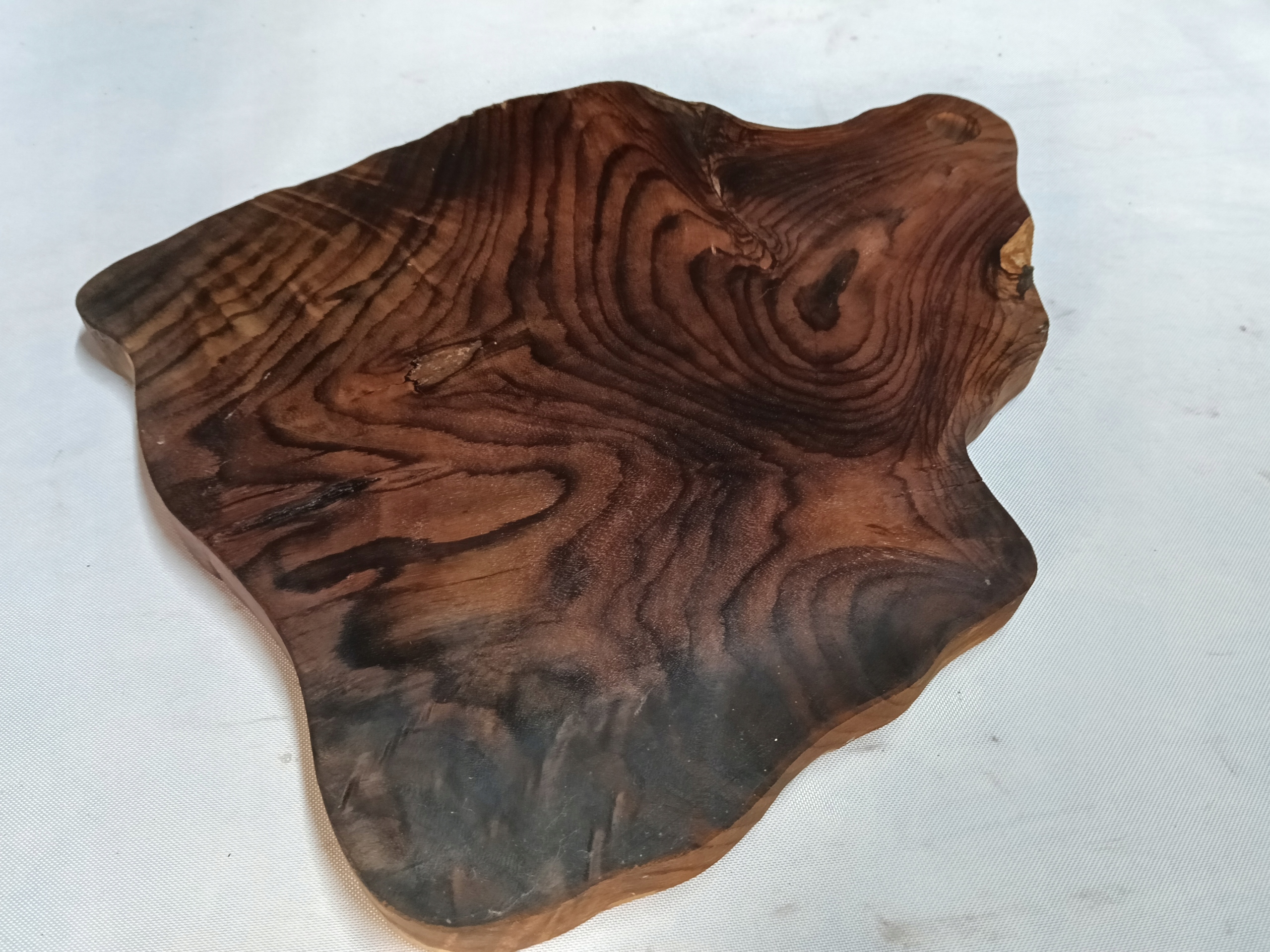 Drevená doska na servírovanie občerstvenia Palisander indonézsky 40x32x2 cm