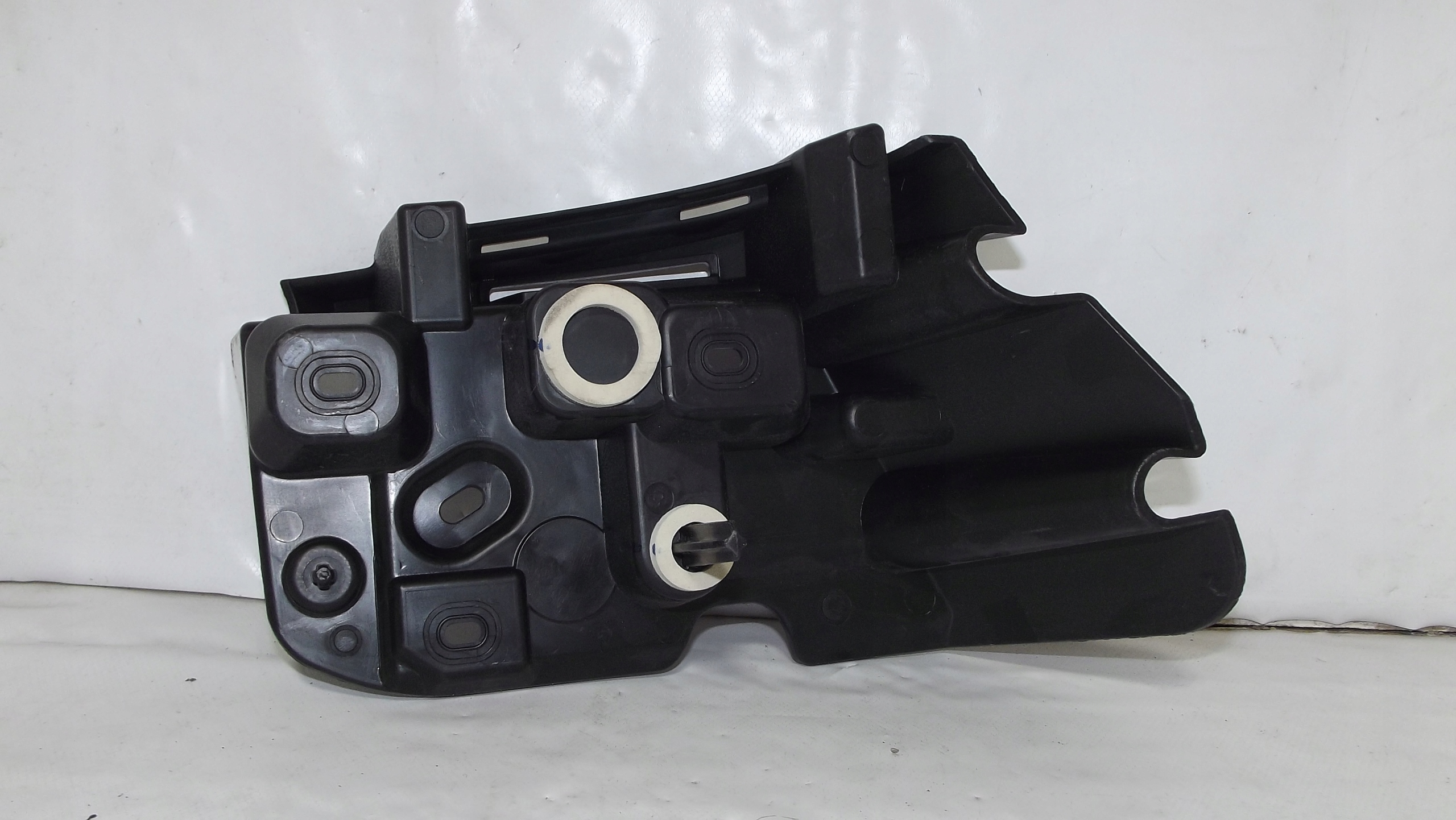 Renault Captur II bumper bracket left rear part 269465993R