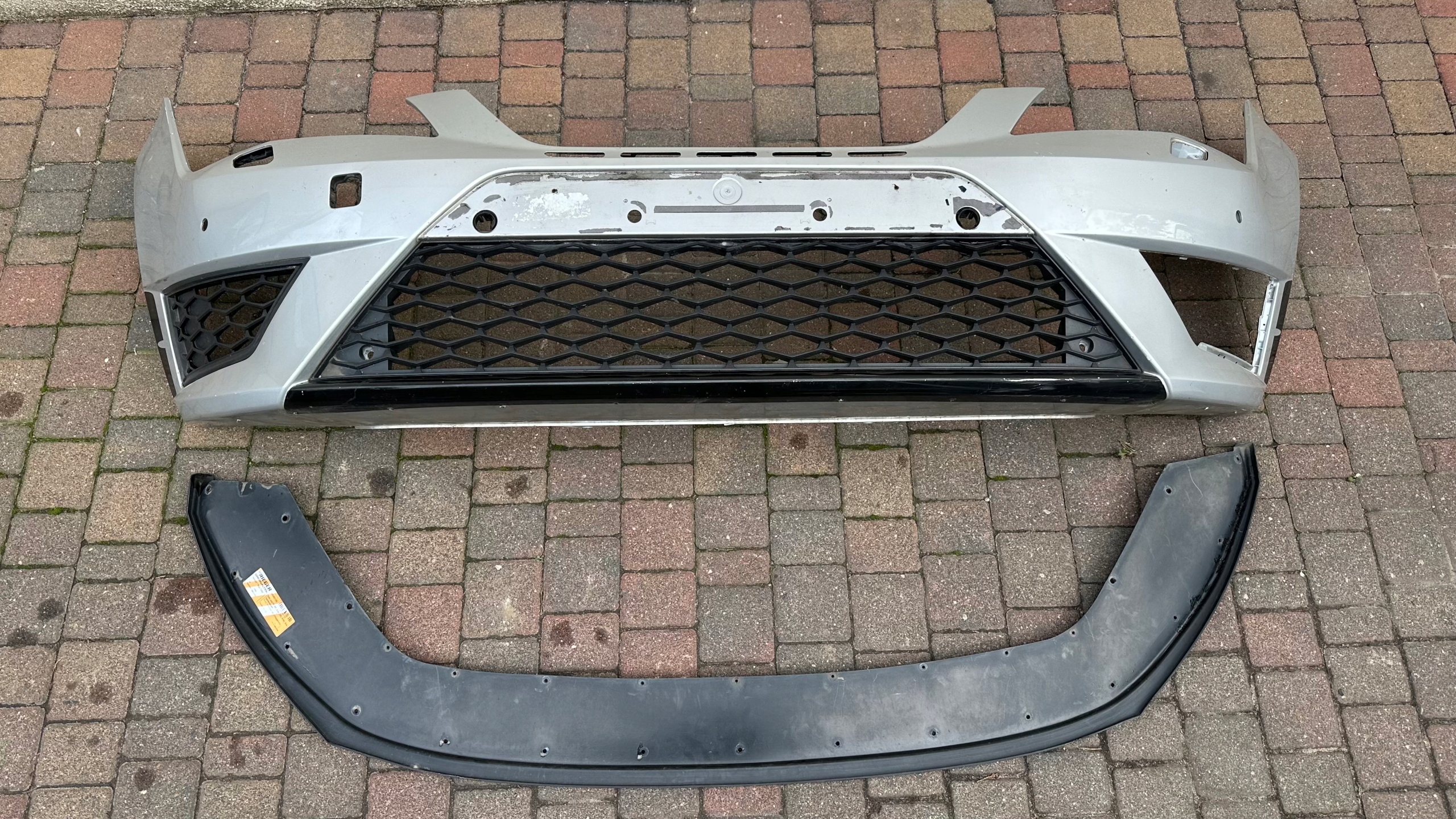 Seat Leon III CUPRA zderzak przód