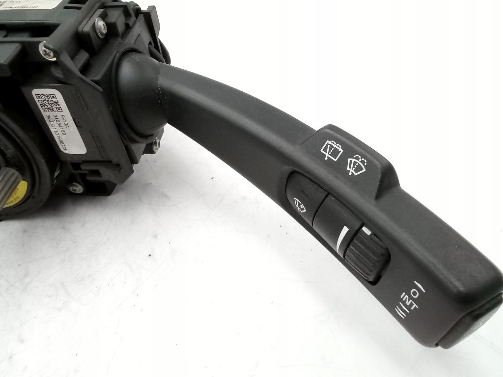 Volvo V70 III 3 steering wheel levers and controls control manetka left right